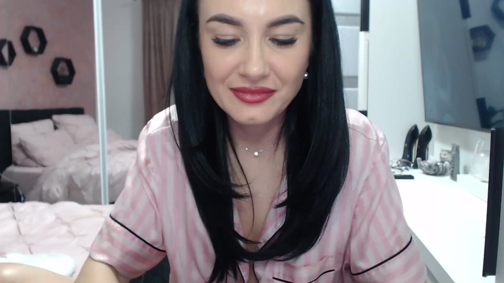 Gallery image thumbnail from Butterfly's myfreecams stream on, 12/29/2024, 21:02 image 2 of 20