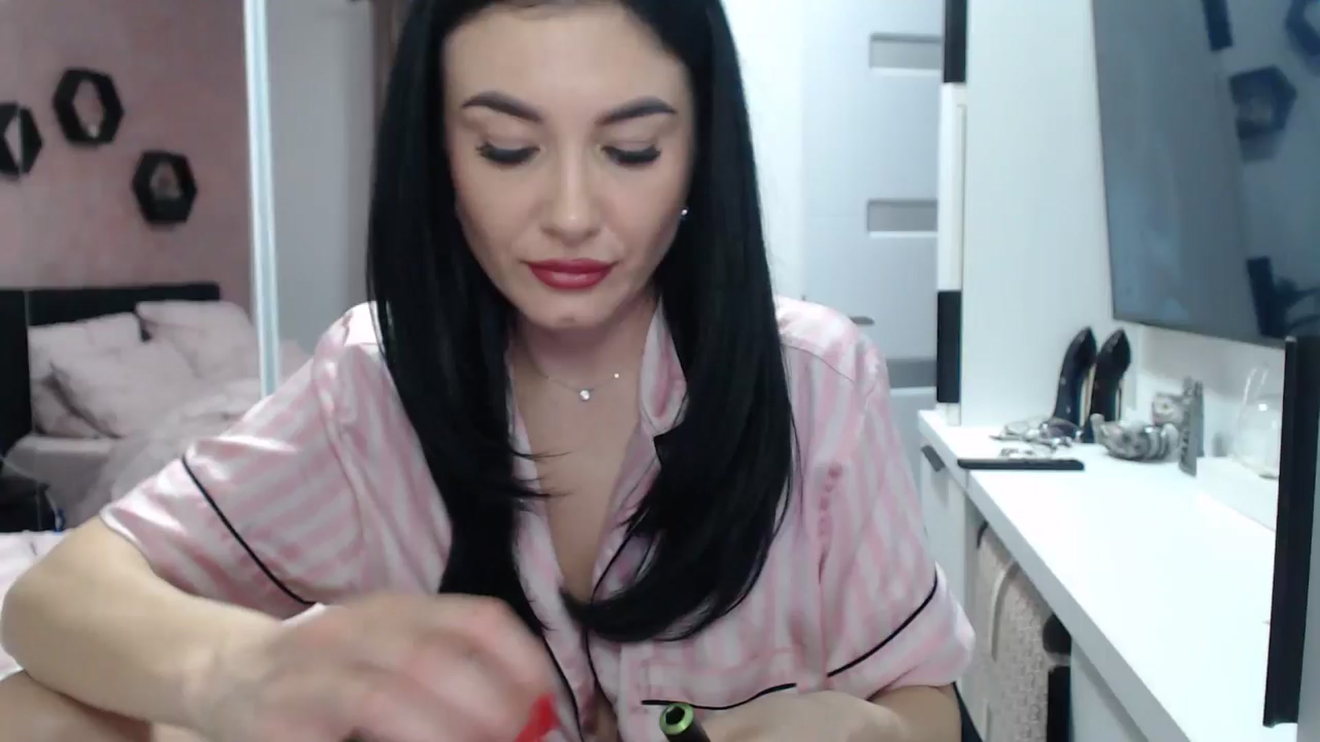 Gallery image thumbnail from Butterfly's myfreecams stream on, 12/29/2024, 21:02 image 19 of 20