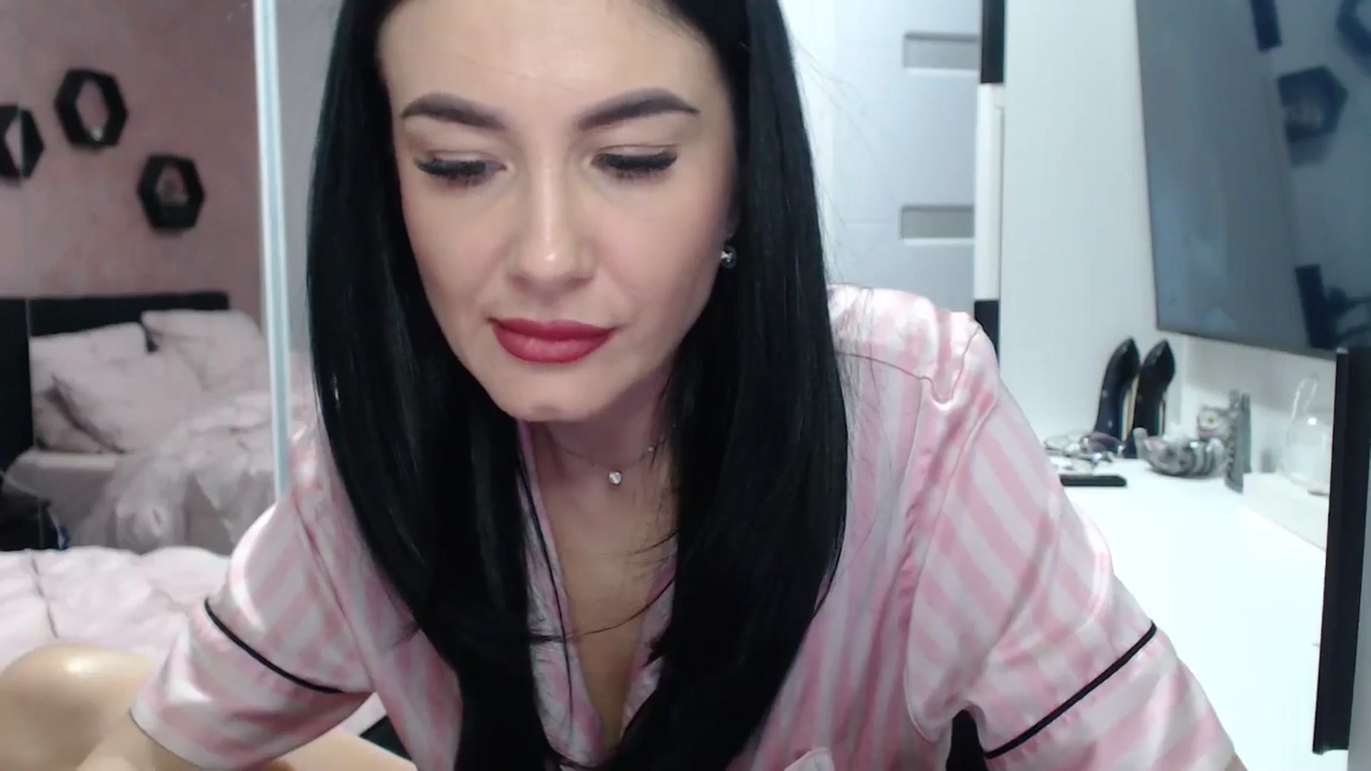 Gallery image thumbnail from Butterfly's myfreecams stream on, 12/29/2024, 21:02 image 6 of 20