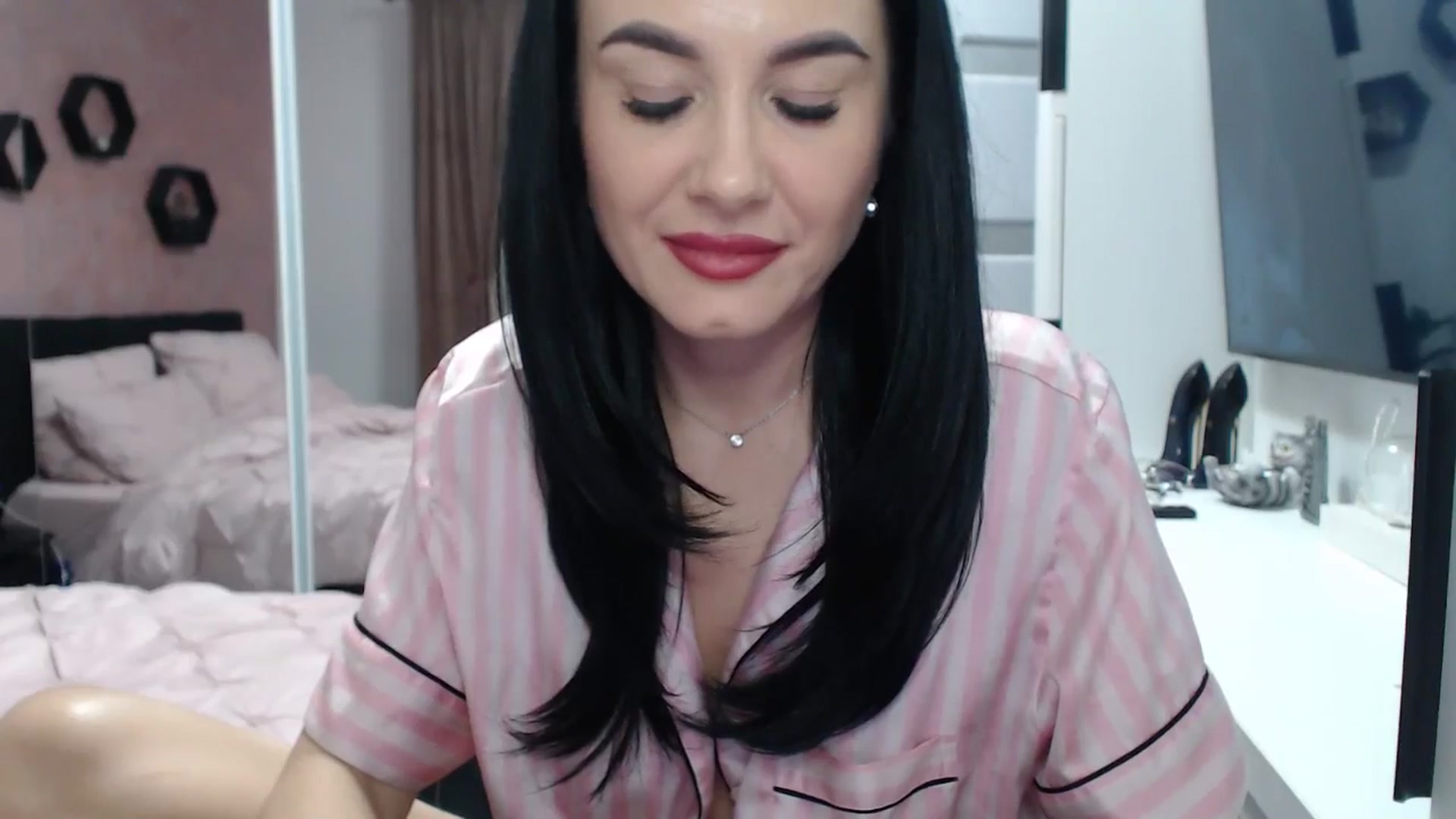 Gallery image thumbnail from Butterfly's myfreecams stream on, 12/29/2024, 21:02 image 12 of 20