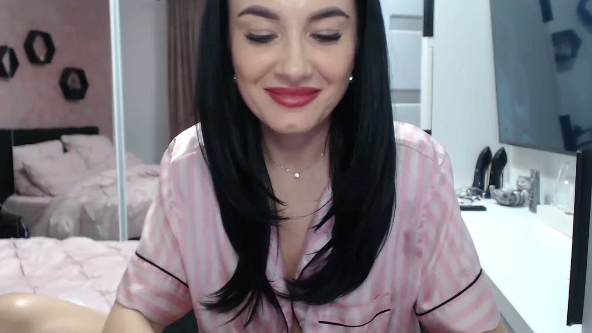Gallery image thumbnail from Butterfly's myfreecams stream on, 12/29/2024, 21:02 image 13 of 20