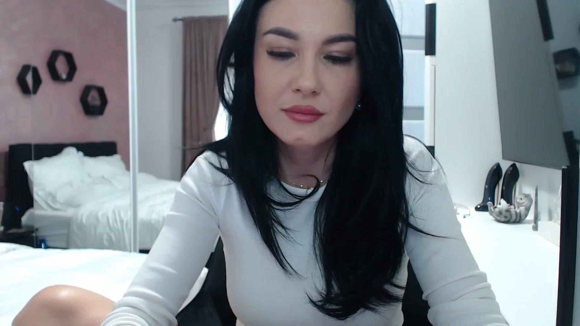 Gallery image thumbnail from Butterfly's myfreecams stream on, 01/10/2025, 11:54 image 10 of 20