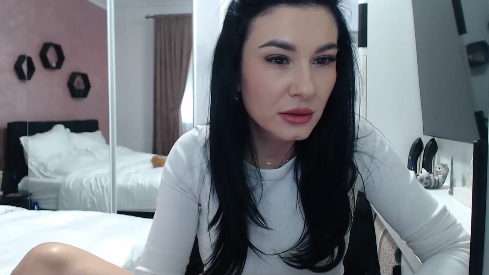 Gallery image thumbnail from Butterfly's myfreecams stream on, 01/10/2025, 11:54 image 4 of 20