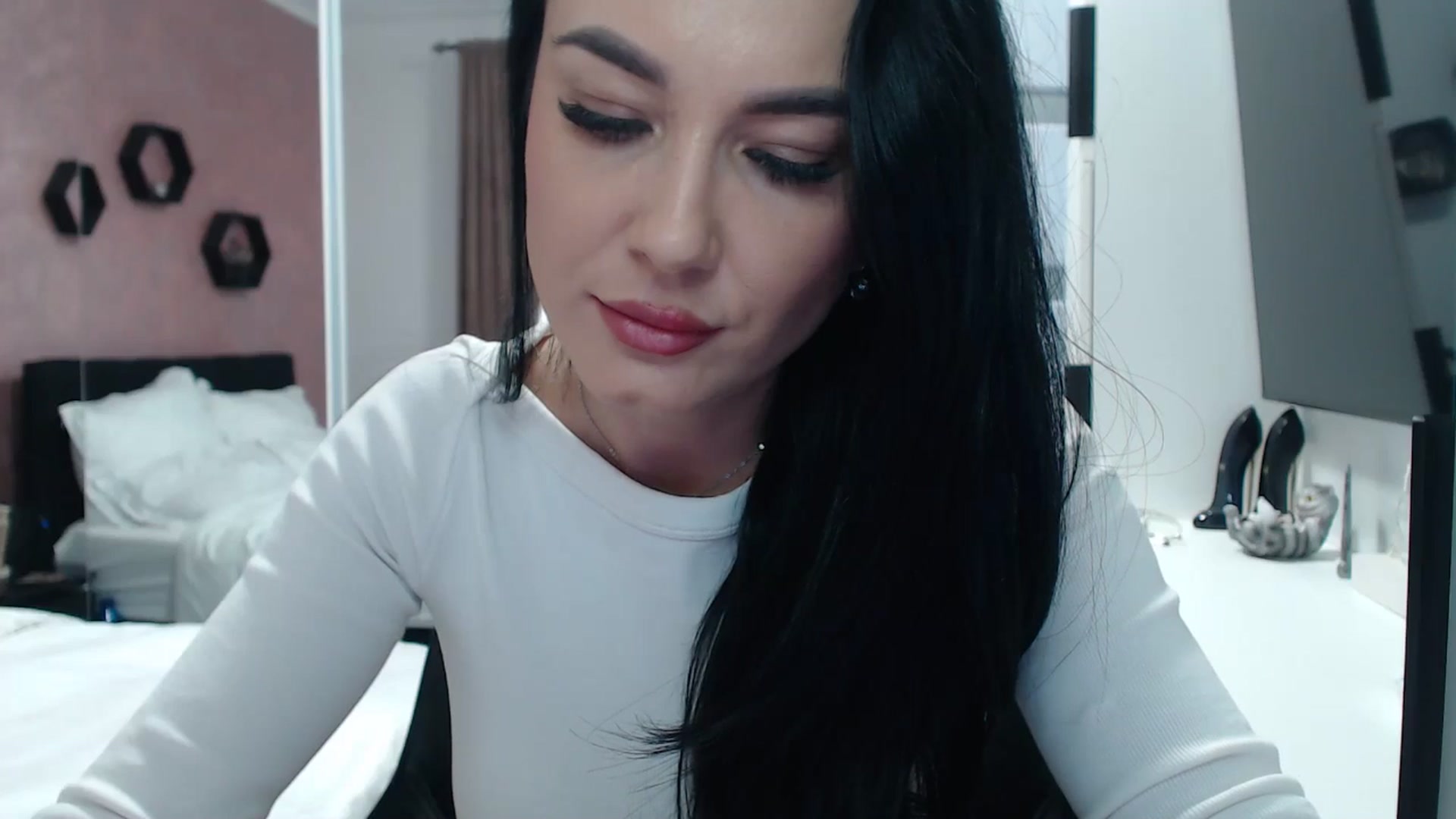 Gallery image thumbnail from Butterfly's myfreecams stream on, 01/10/2025, 12:10 image 17 of 20