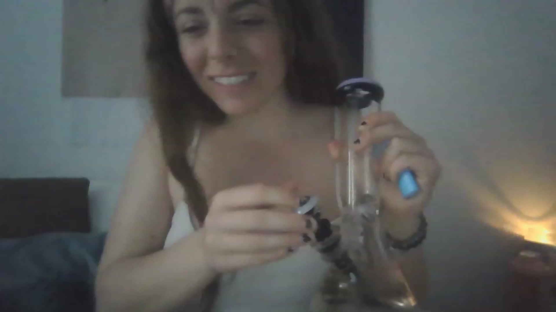 Gallery image thumbnail from ButterflySkye's myfreecams stream on, 04/07/2023, 14:10 image 14 of 20
