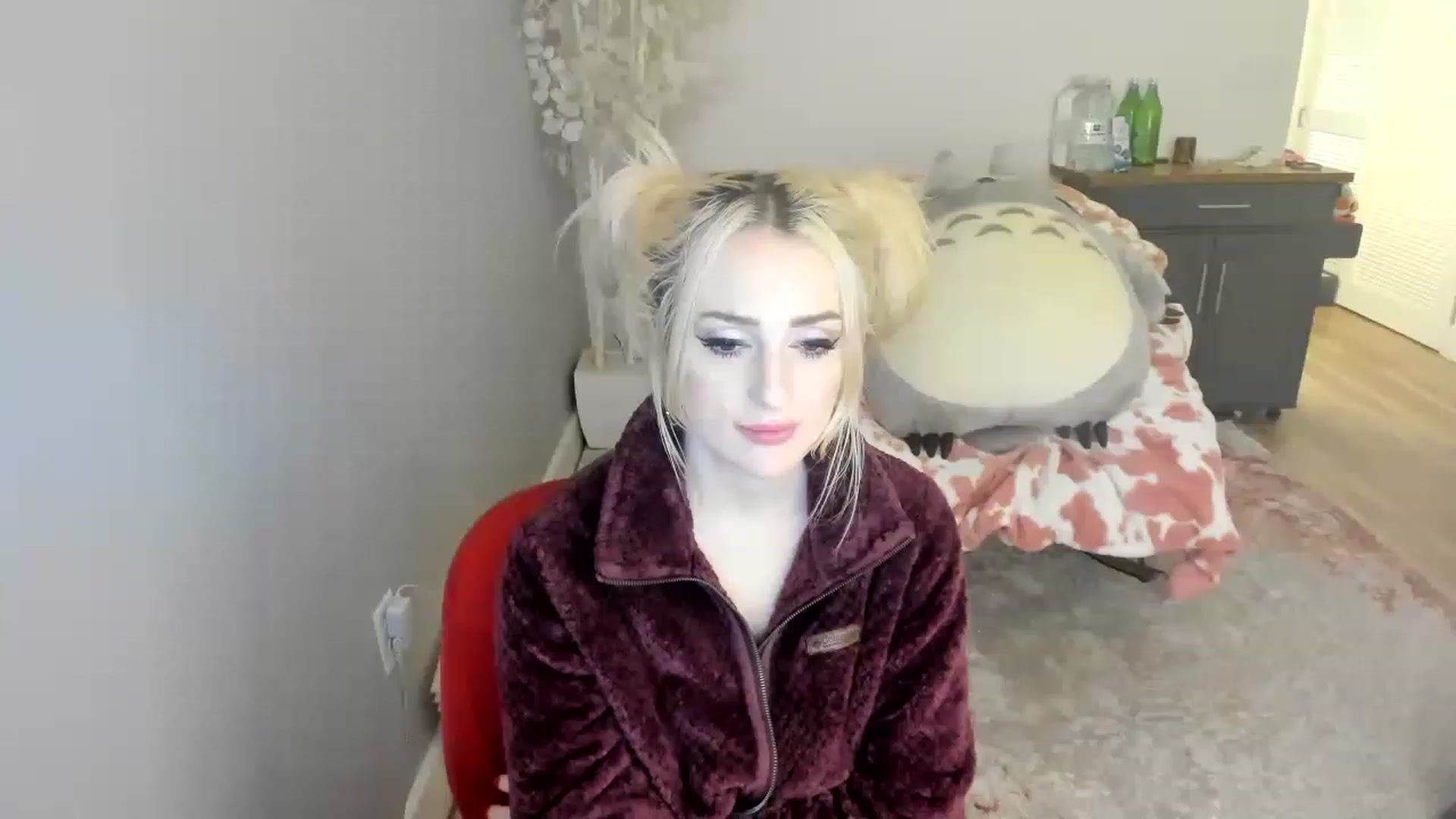 Gallery image thumbnail from BuyMeShoes's myfreecams stream on, 01/15/2023, 06:45 image 14 of 20