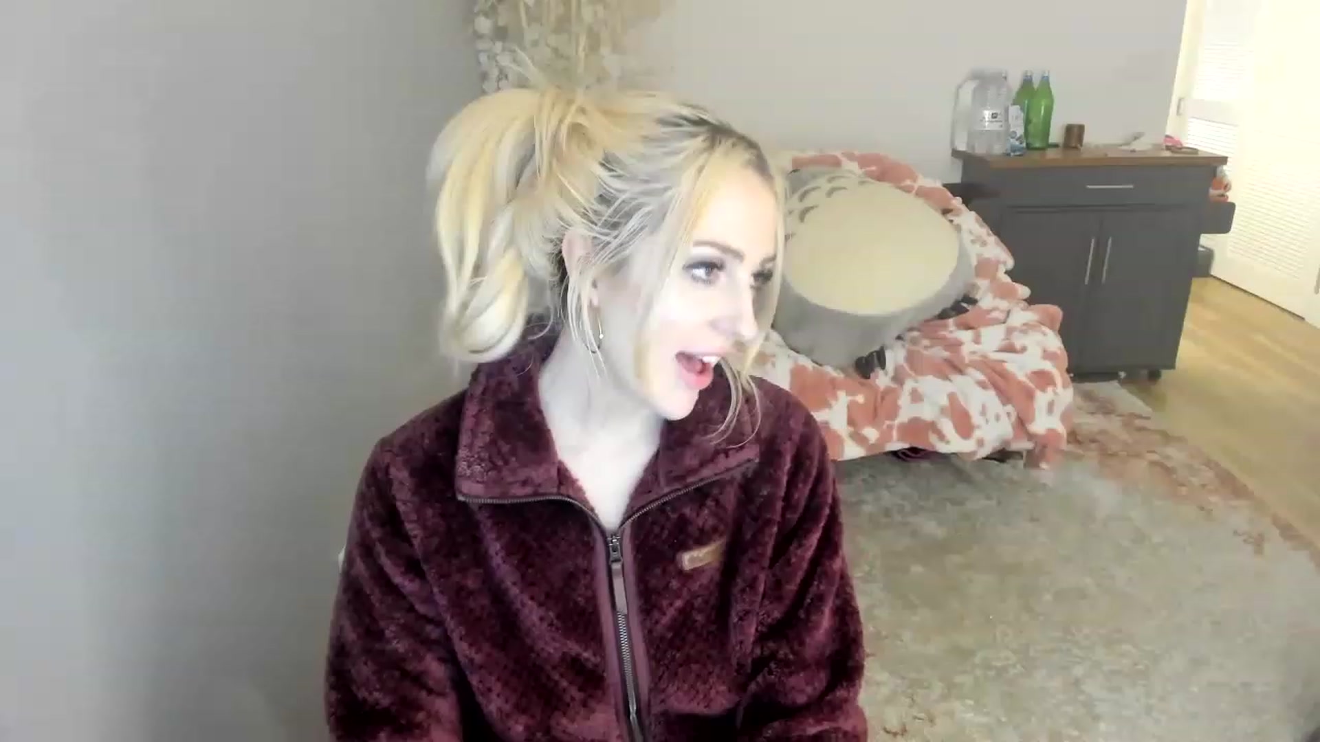 Gallery image thumbnail from BuyMeShoes's myfreecams stream on, 01/15/2023, 08:58 image 20 of 20