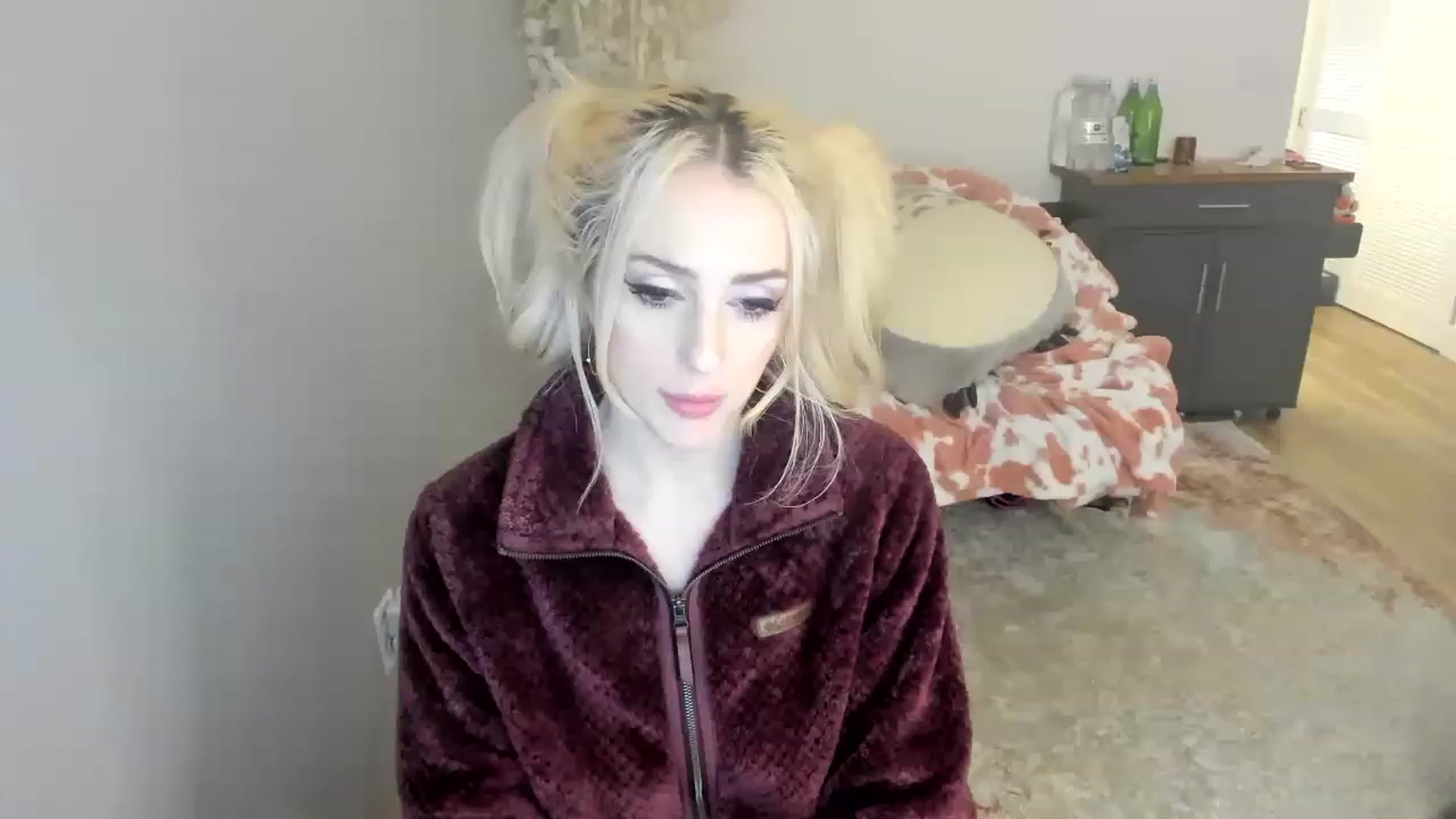 Gallery image thumbnail from BuyMeShoes's myfreecams stream on, 01/15/2023, 08:58 image 10 of 20