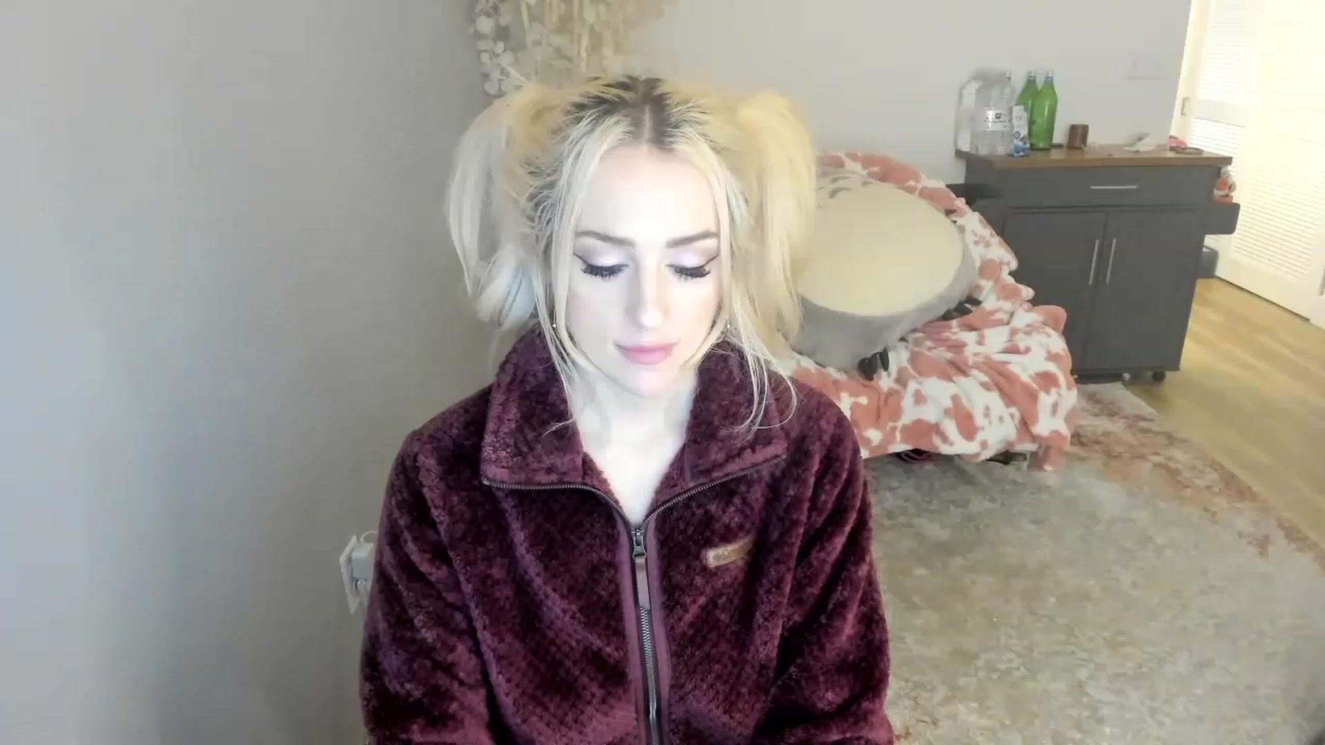 Gallery image thumbnail from BuyMeShoes's myfreecams stream on, 01/15/2023, 08:58 image 16 of 20