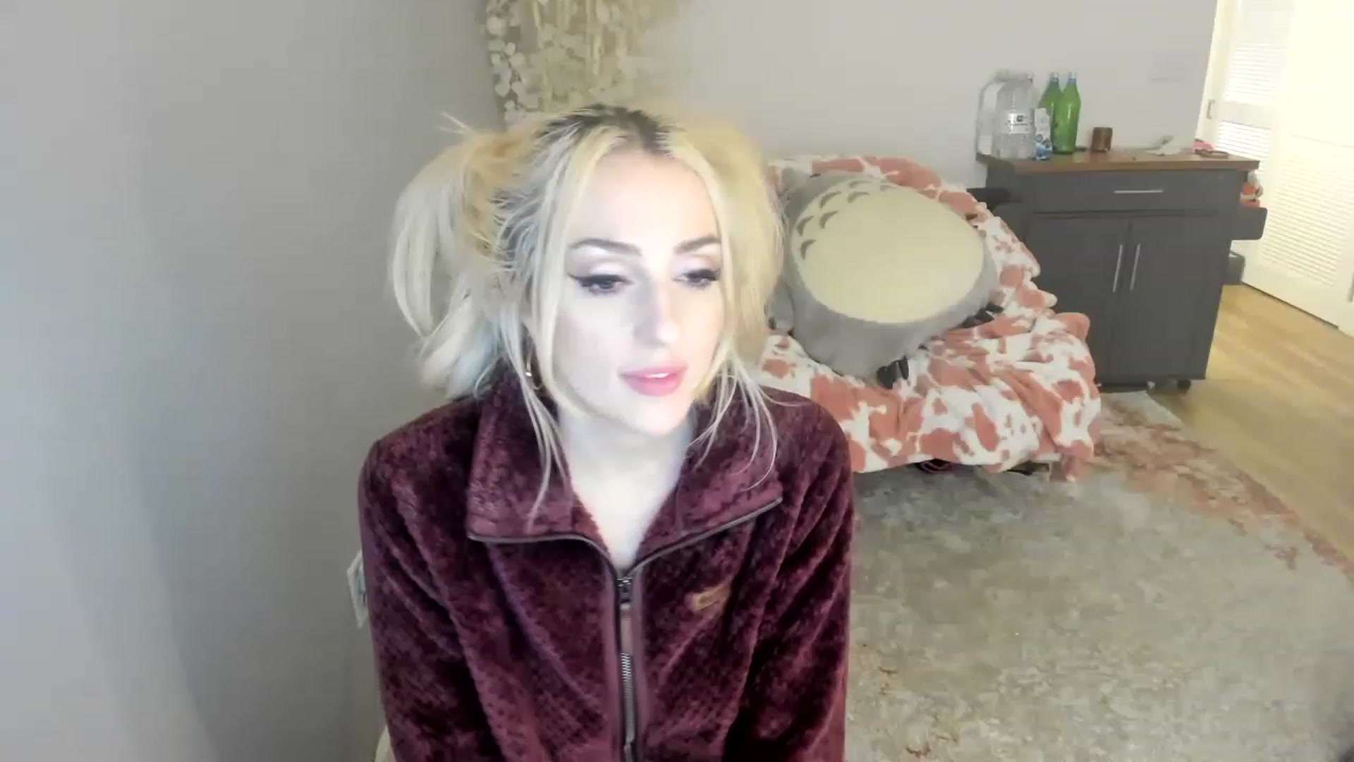 Gallery image thumbnail from BuyMeShoes's myfreecams stream on, 01/15/2023, 08:58 image 1 of 20