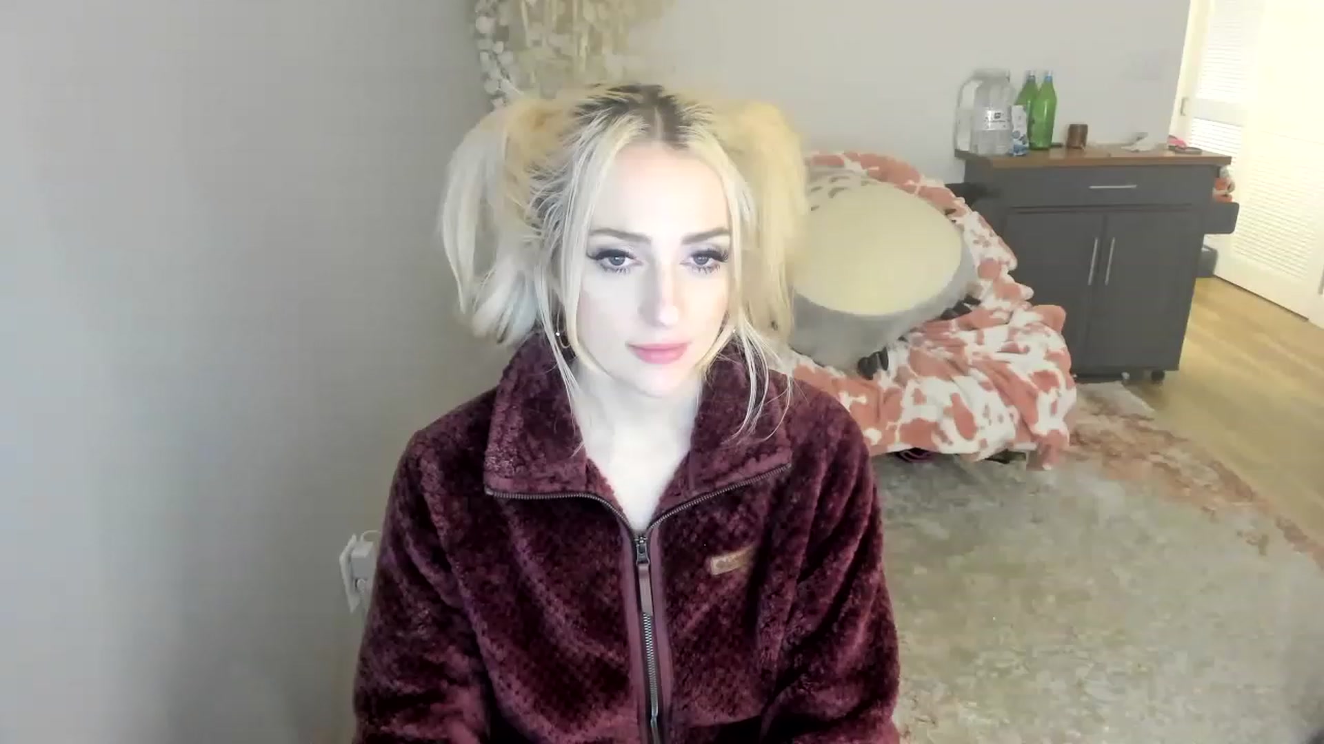 Gallery image thumbnail from BuyMeShoes's myfreecams stream on, 01/15/2023, 08:58 image 19 of 20