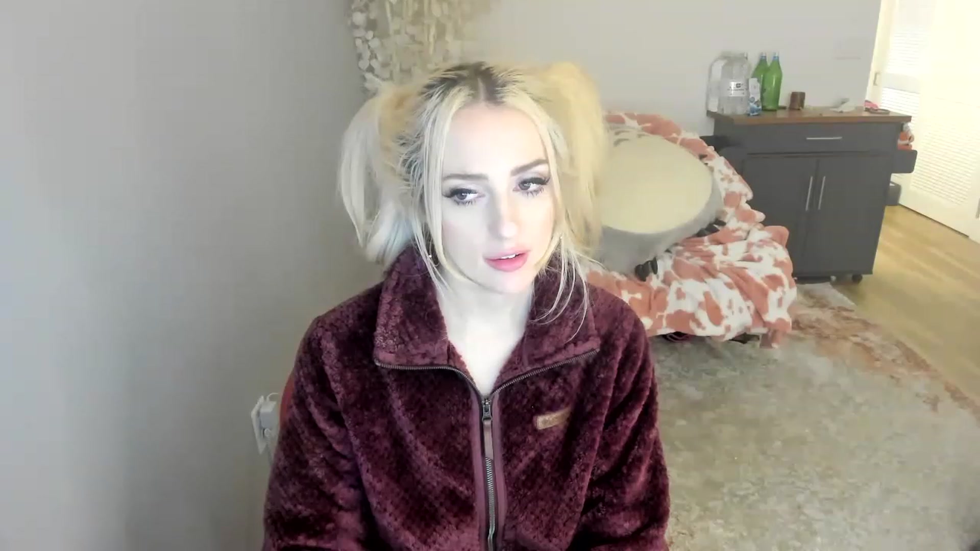 Gallery image thumbnail from BuyMeShoes's myfreecams stream on, 01/15/2023, 08:58 image 18 of 20