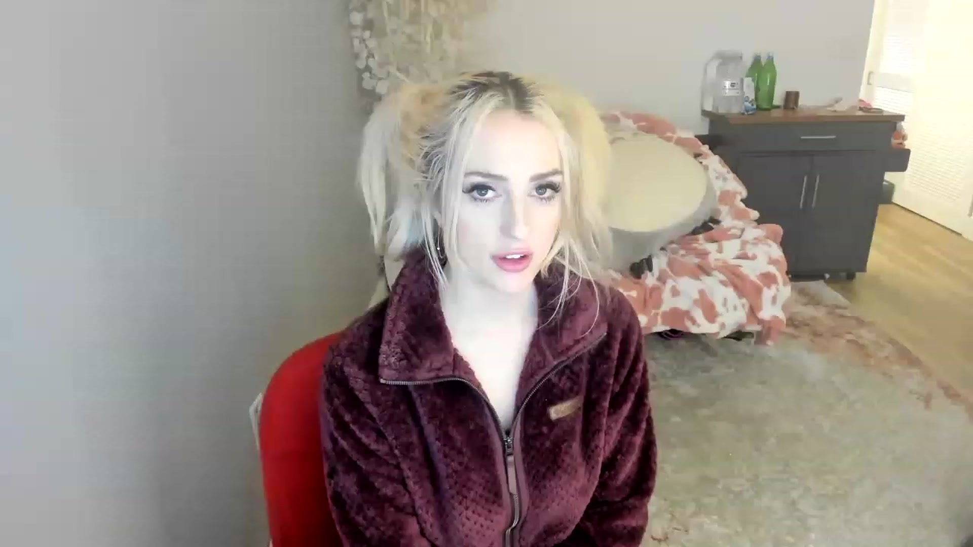 Gallery image thumbnail from BuyMeShoes's myfreecams stream on, 01/15/2023, 11:51 image 14 of 20