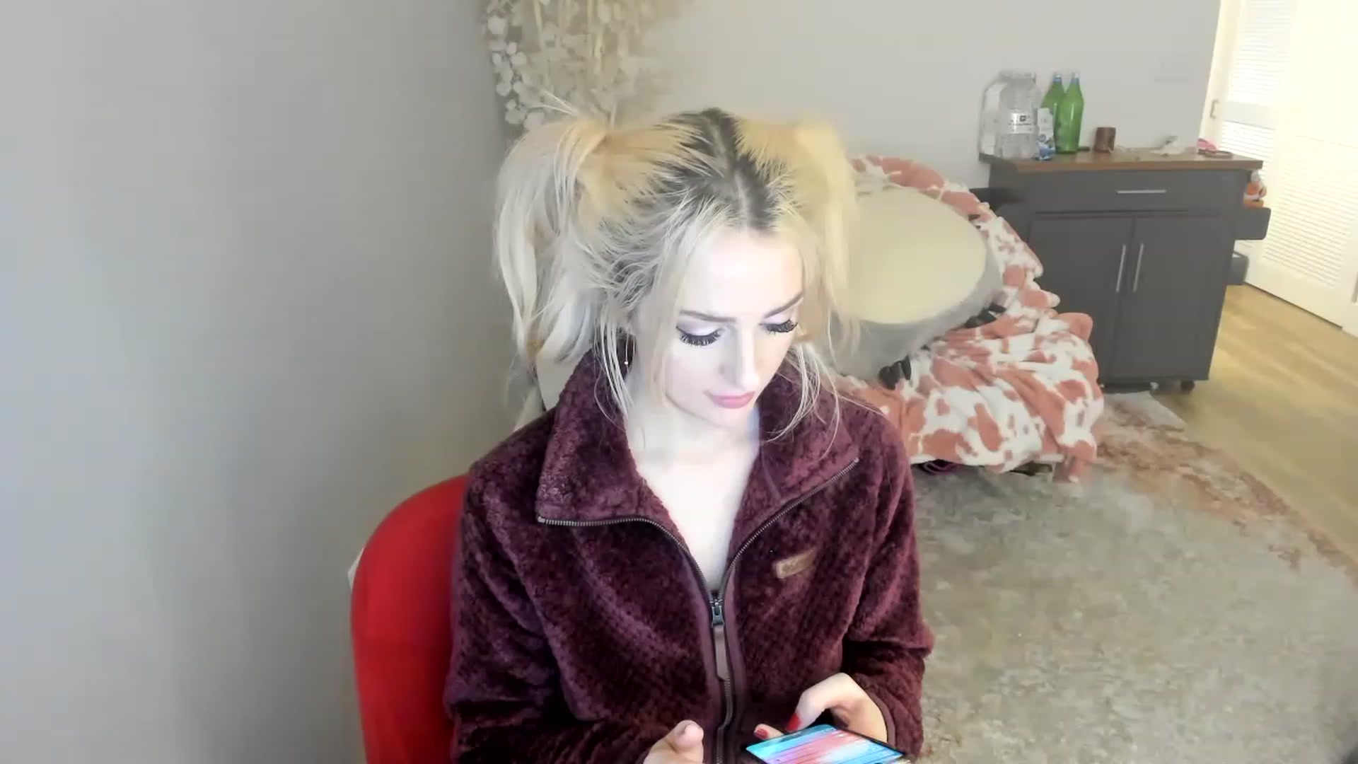 Gallery image thumbnail from BuyMeShoes's myfreecams stream on, 01/15/2023, 11:51 image 17 of 20