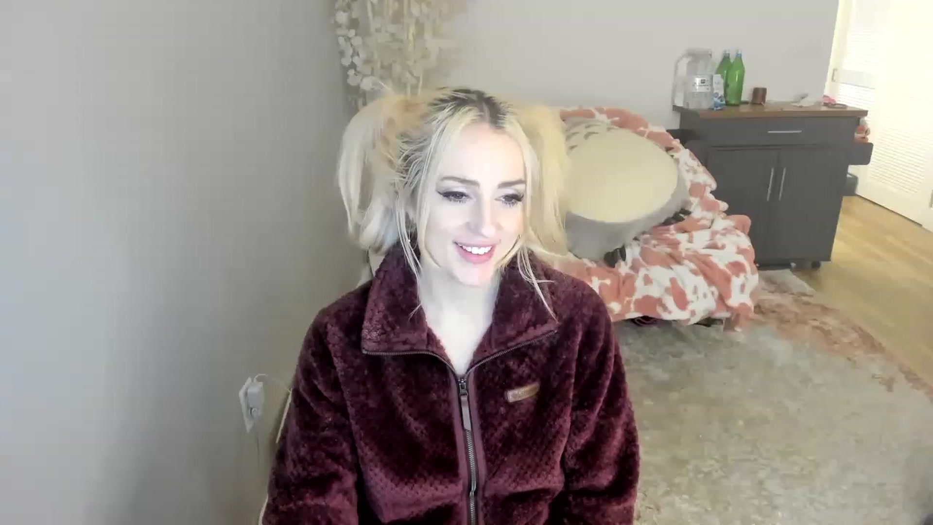 Gallery image thumbnail from BuyMeShoes's myfreecams stream on, 01/15/2023, 11:51 image 5 of 20