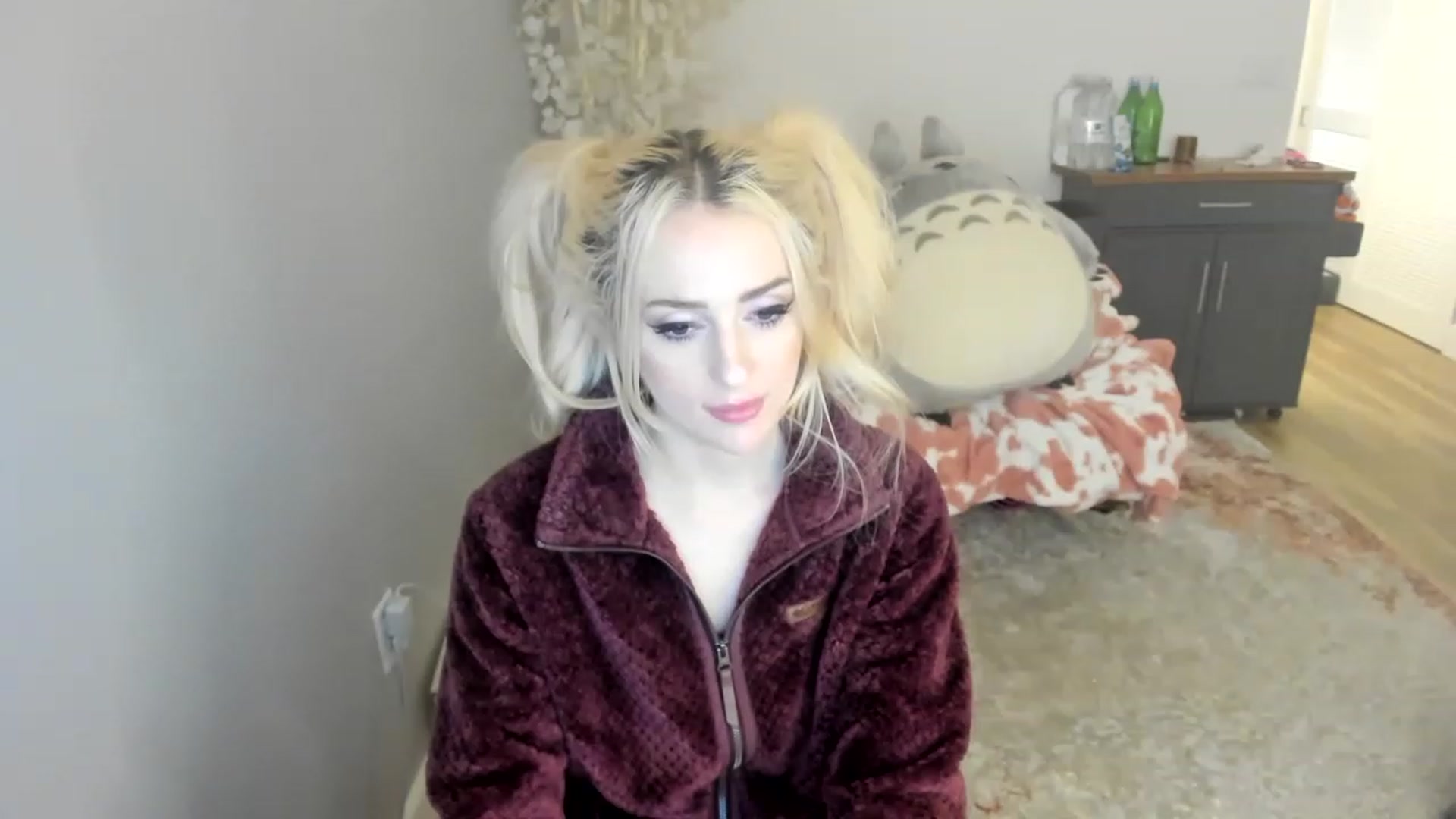 Gallery image thumbnail from BuyMeShoes's myfreecams stream on, 01/15/2023, 11:51 image 20 of 20