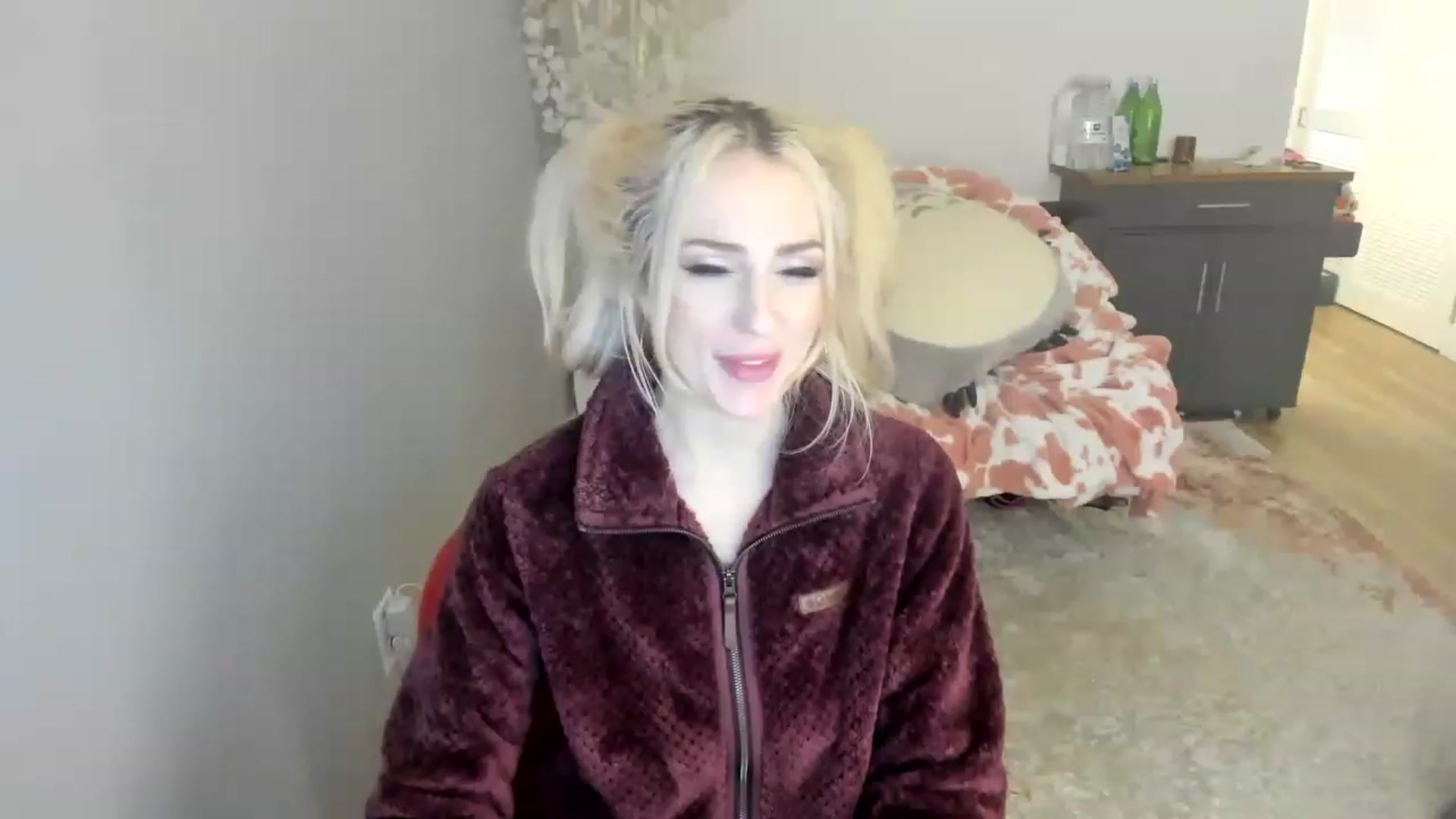 Gallery image thumbnail from BuyMeShoes's myfreecams stream on, 01/15/2023, 11:51 image 8 of 20