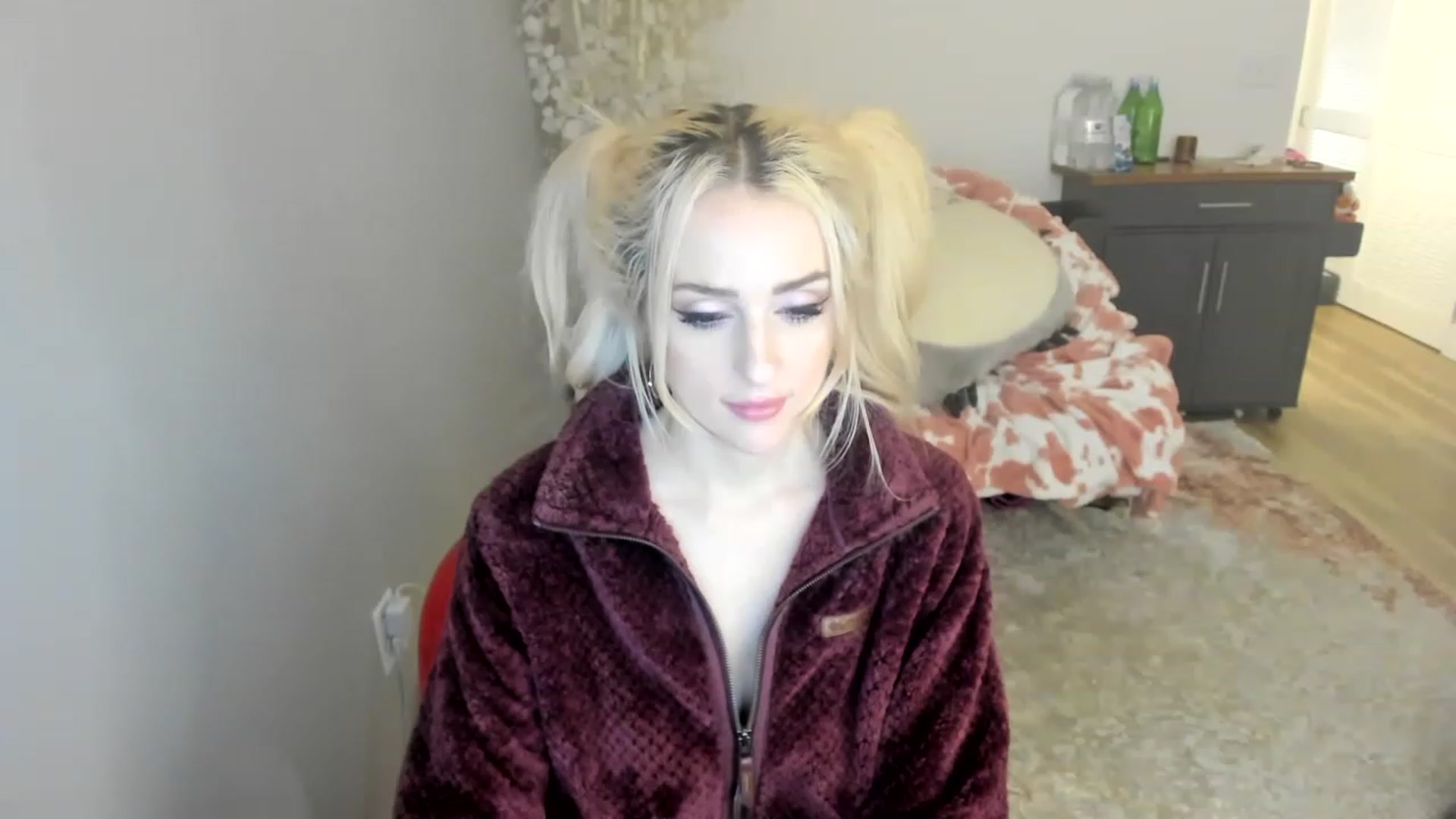 Gallery image thumbnail from BuyMeShoes's myfreecams stream on, 01/15/2023, 11:51 image 9 of 20