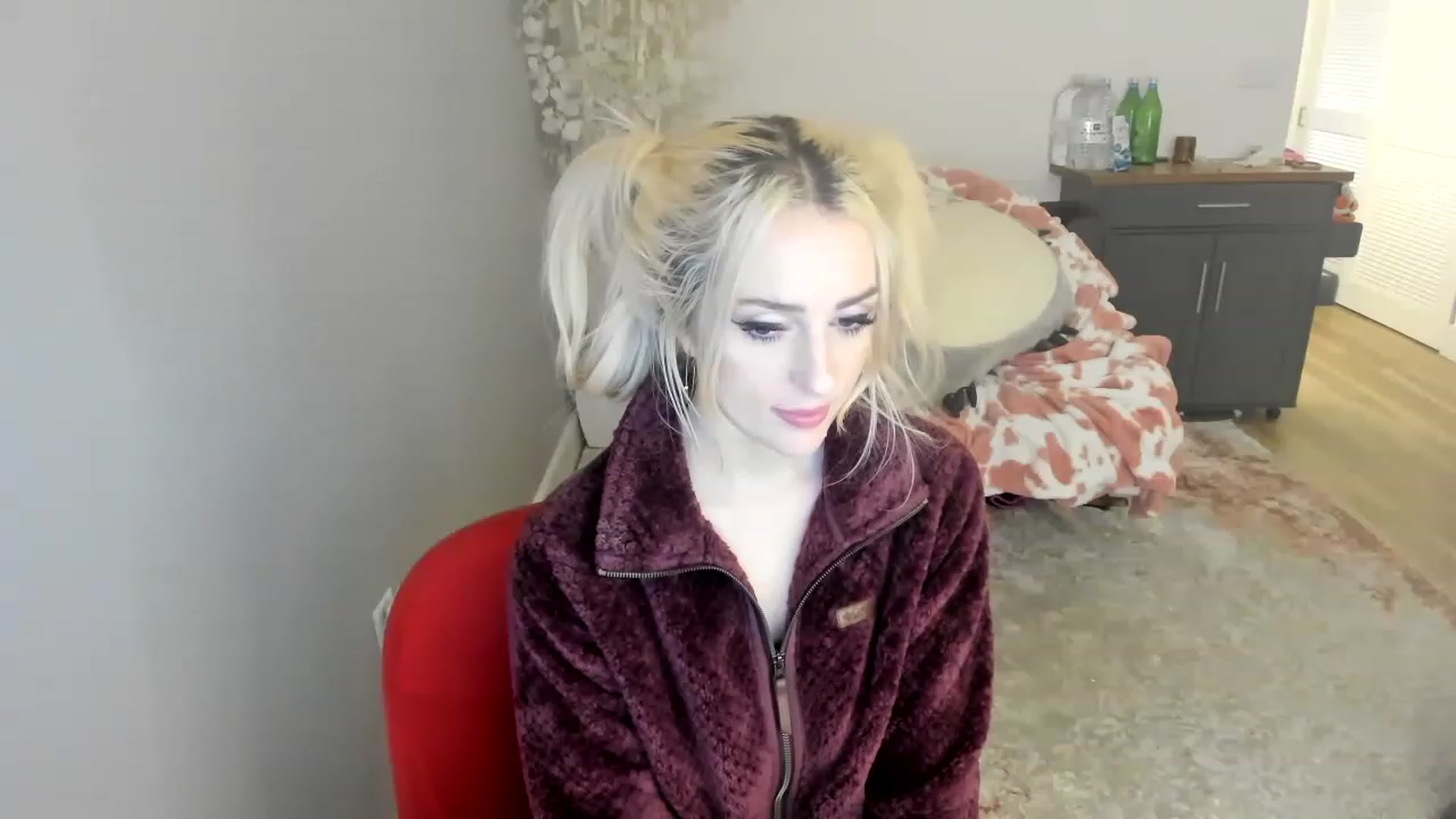 Gallery image thumbnail from BuyMeShoes's myfreecams stream on, 01/15/2023, 11:51 image 15 of 20