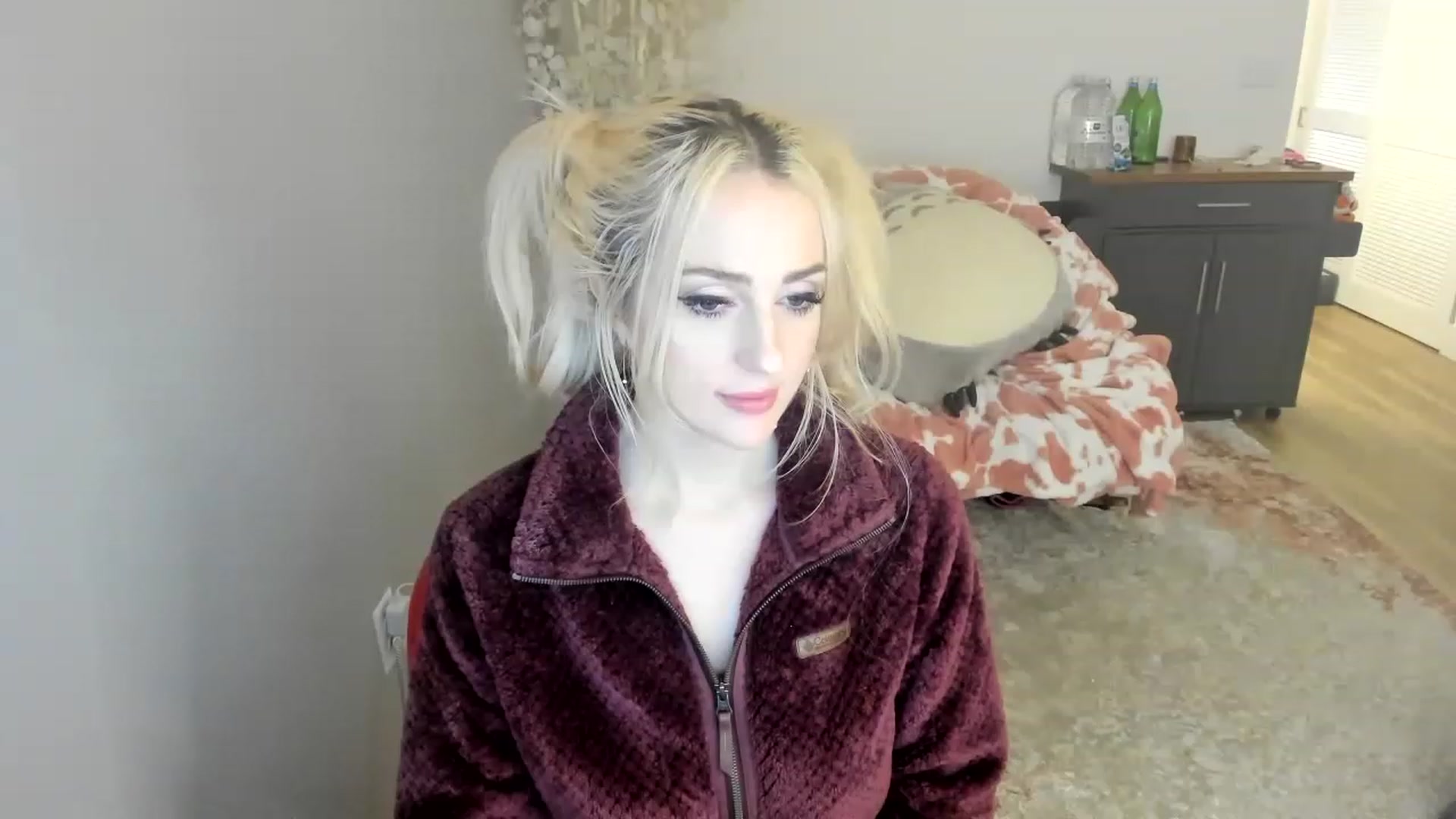 Gallery image thumbnail from BuyMeShoes's myfreecams stream on, 01/15/2023, 11:51 image 16 of 20