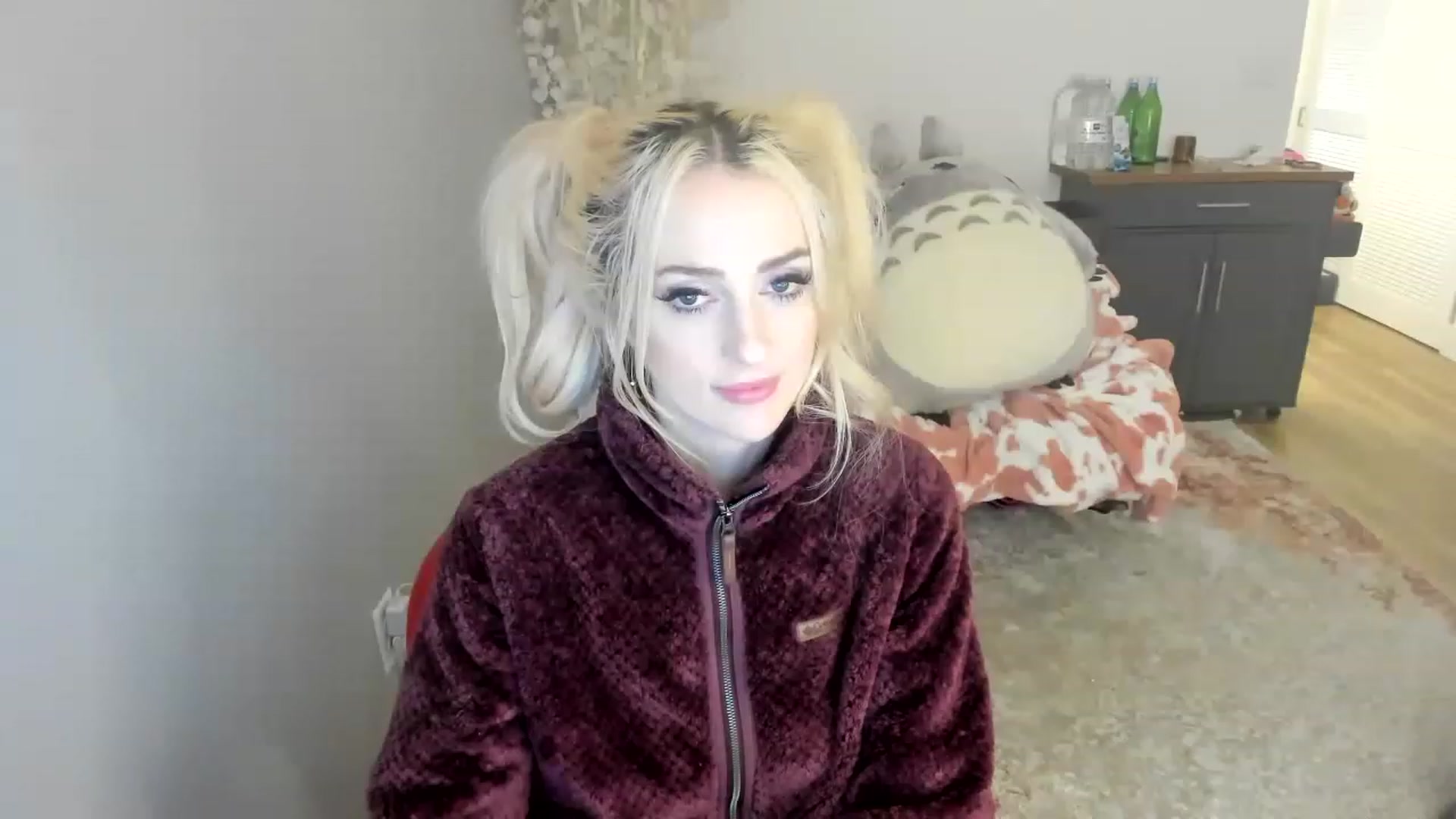 Gallery image thumbnail from BuyMeShoes's myfreecams stream on, 01/15/2023, 12:39 image 11 of 20