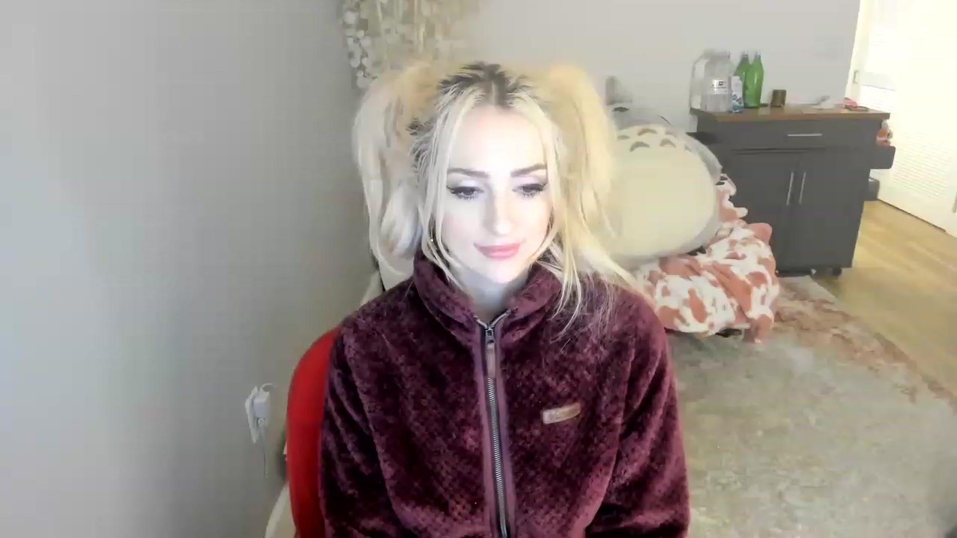 Gallery image thumbnail from BuyMeShoes's myfreecams stream on, 01/15/2023, 12:39 image 8 of 20