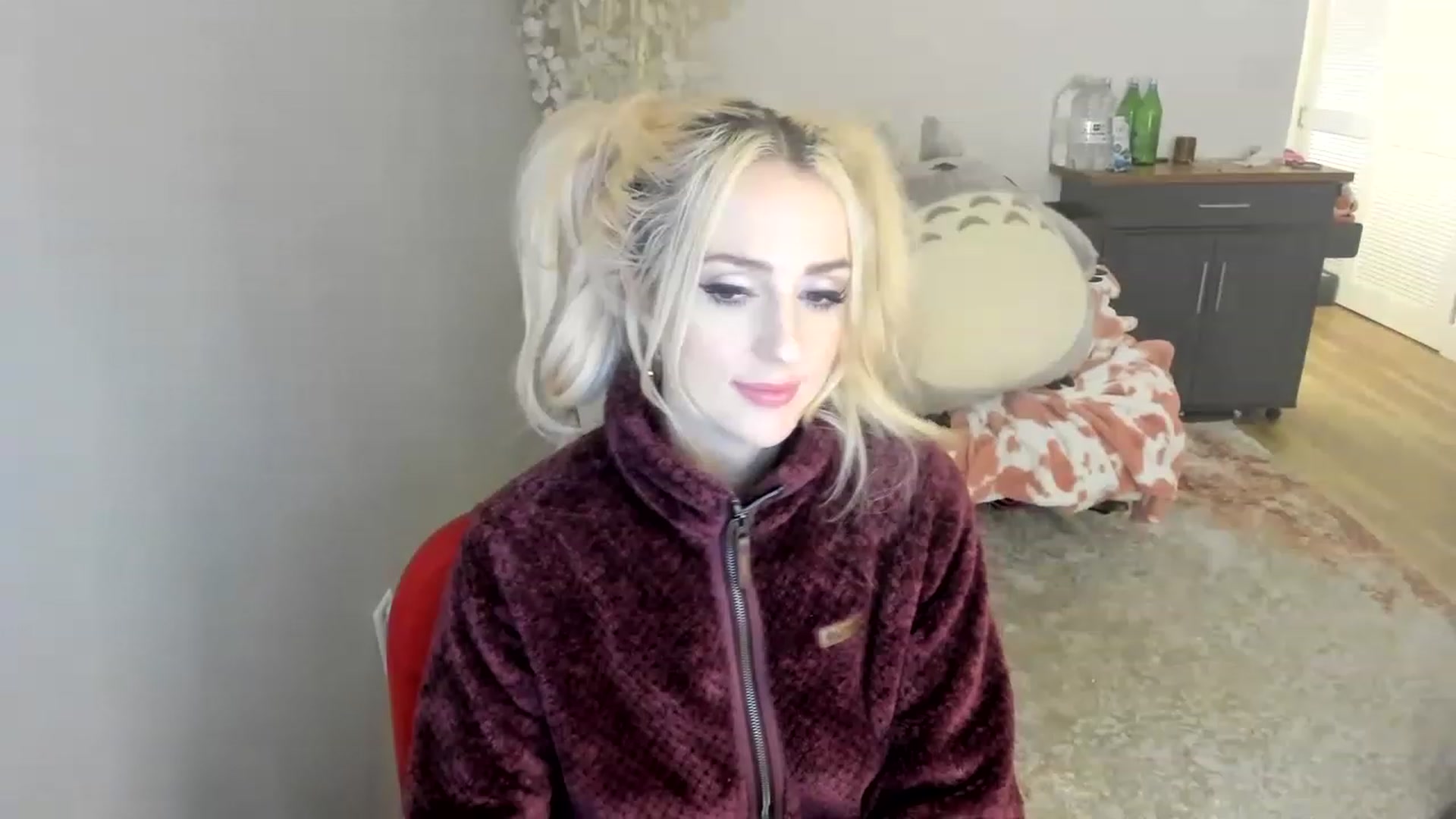 Gallery image thumbnail from BuyMeShoes's myfreecams stream on, 01/15/2023, 12:39 image 9 of 20