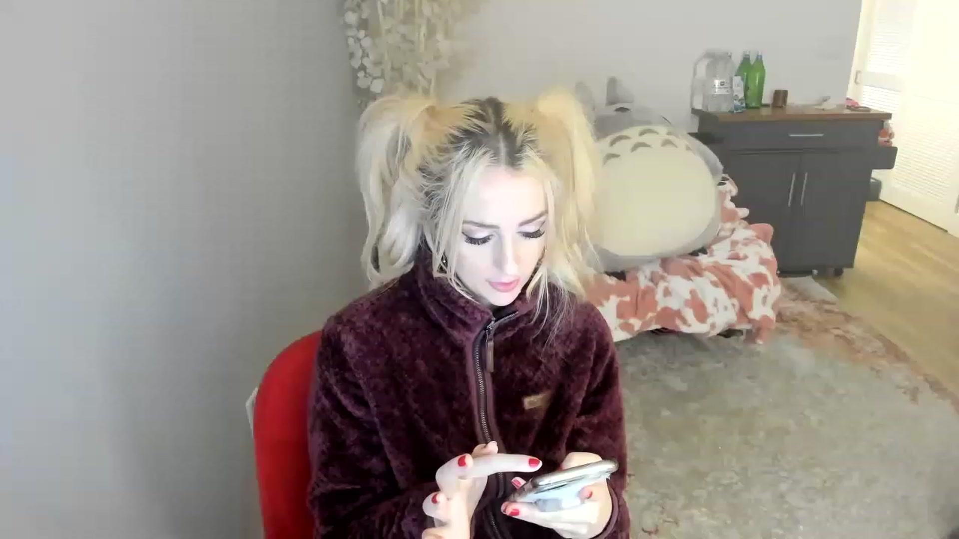 Gallery image thumbnail from BuyMeShoes's myfreecams stream on, 01/15/2023, 12:39 image 16 of 20