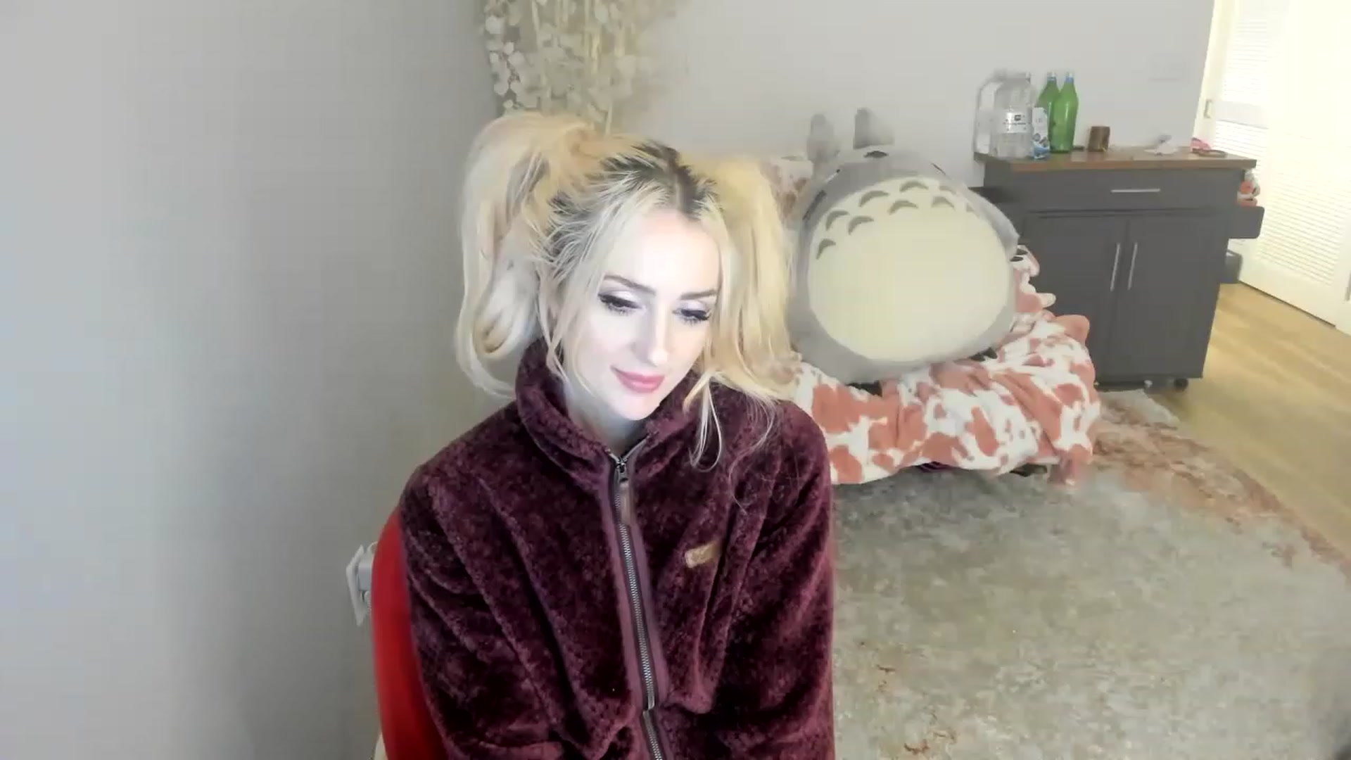 Gallery image thumbnail from BuyMeShoes's myfreecams stream on, 01/15/2023, 12:39 image 13 of 20