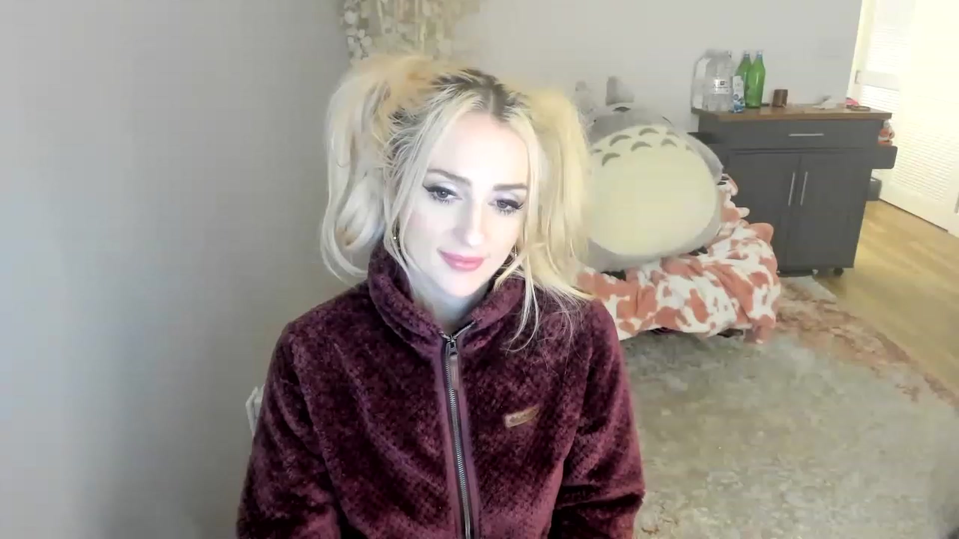 Gallery image thumbnail from BuyMeShoes's myfreecams stream on, 01/15/2023, 12:39 image 12 of 20