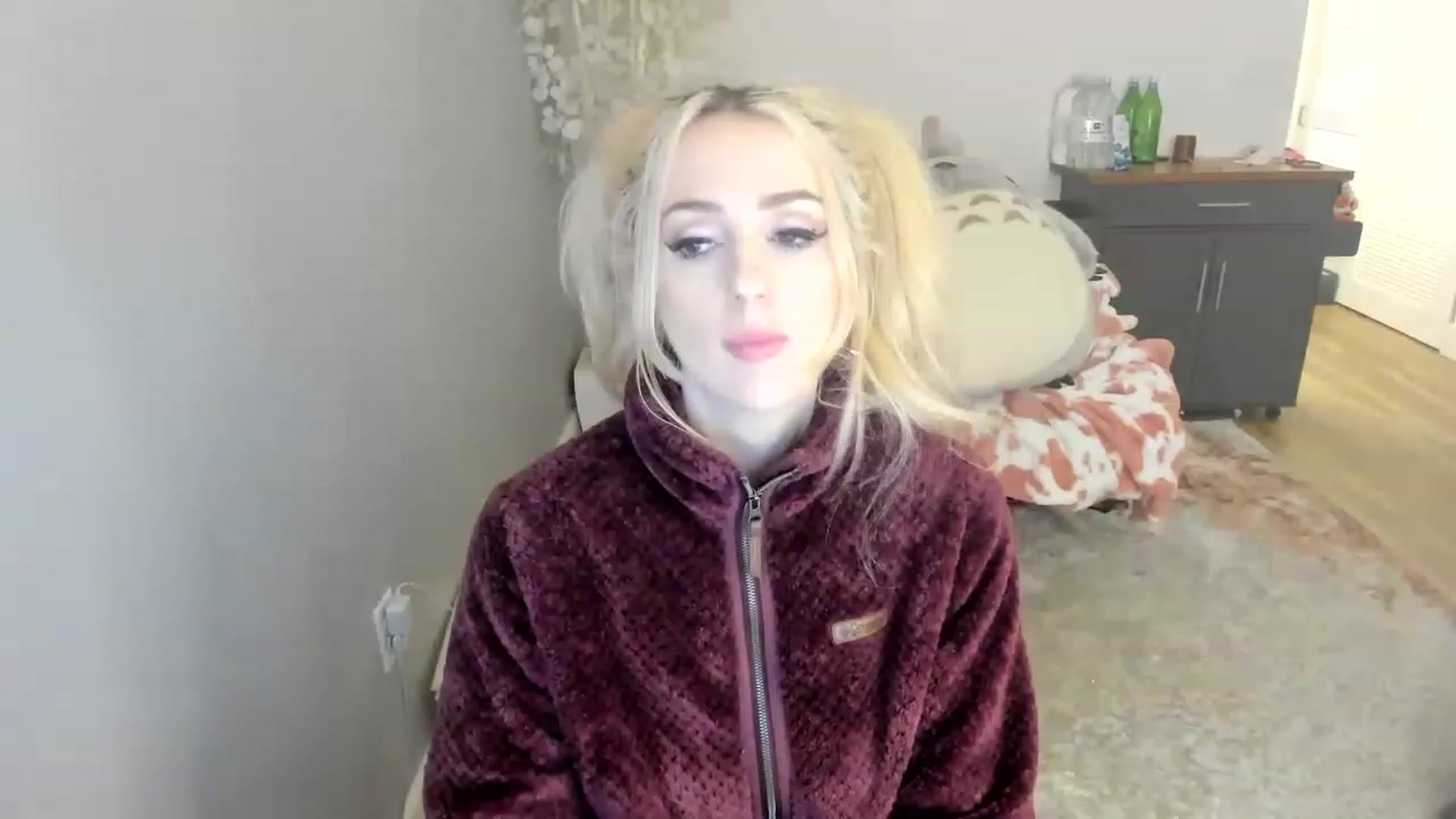Gallery image thumbnail from BuyMeShoes's myfreecams stream on, 01/15/2023, 12:39 image 19 of 20