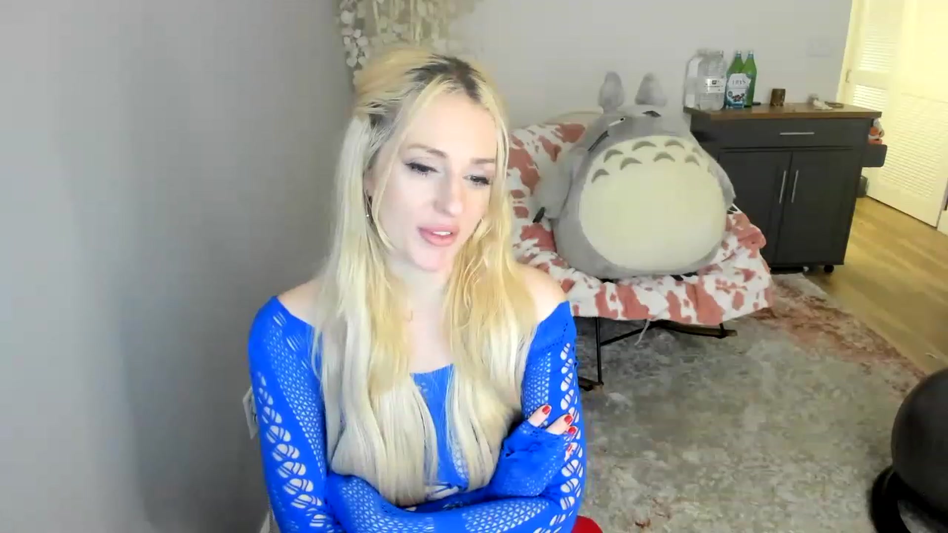 Gallery image thumbnail from BuyMeShoes's myfreecams stream on, 01/16/2023, 09:21 image 2 of 20