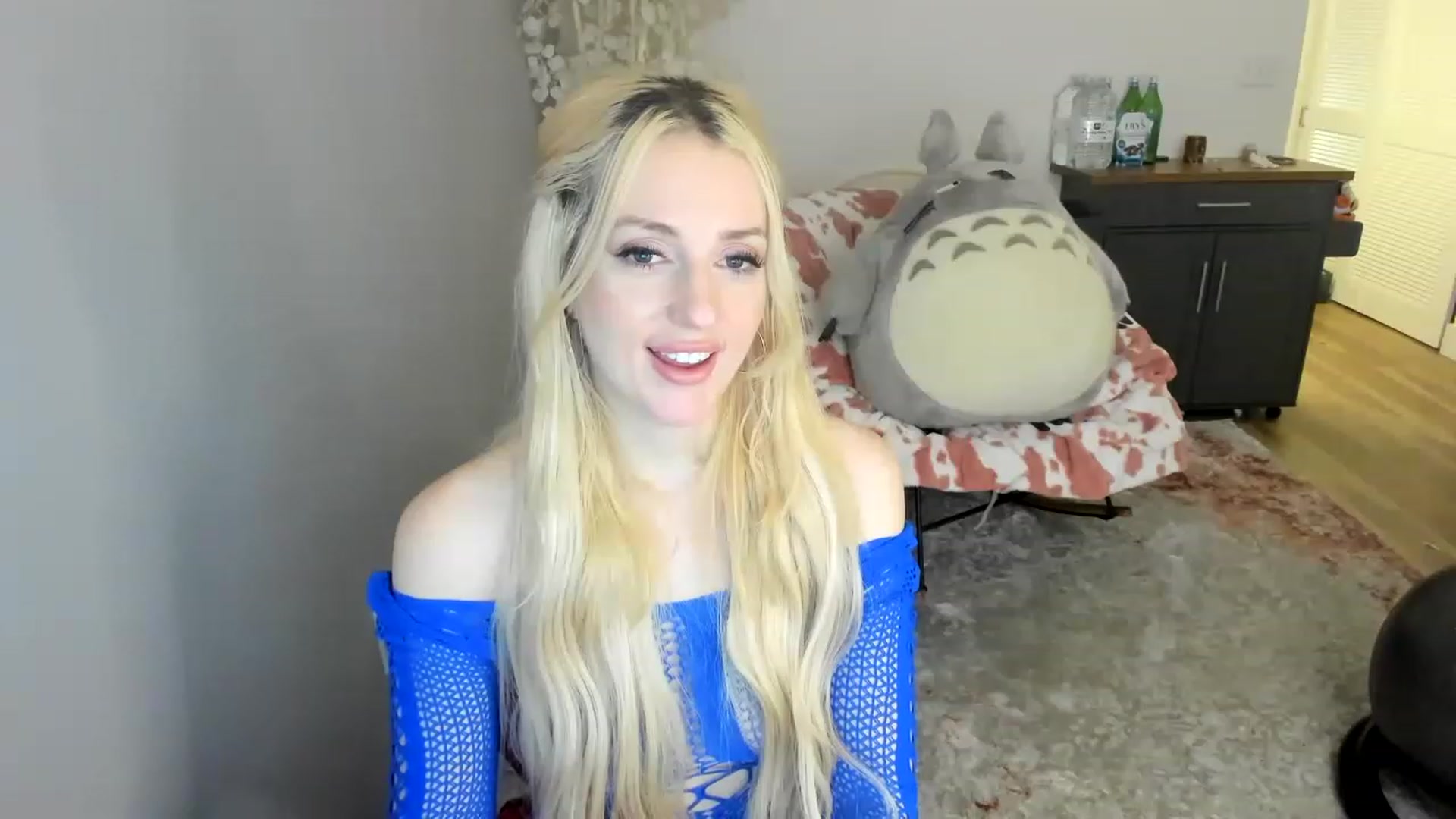 Gallery image thumbnail from BuyMeShoes's myfreecams stream on, 01/16/2023, 09:21 image 13 of 20