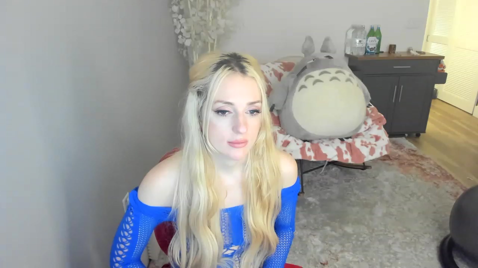 Gallery image thumbnail from BuyMeShoes's myfreecams stream on, 01/16/2023, 09:21 image 18 of 20