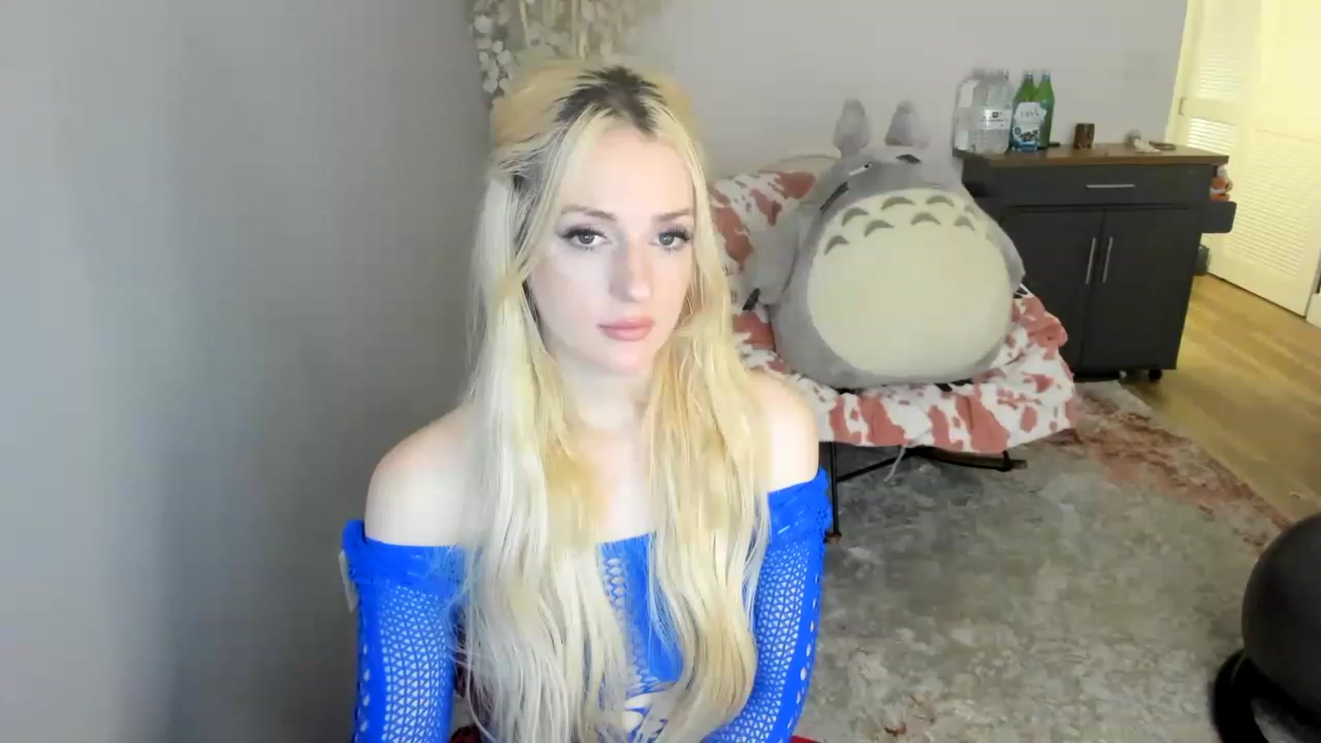 Gallery image thumbnail from BuyMeShoes's myfreecams stream on, 01/16/2023, 09:21 image 14 of 20