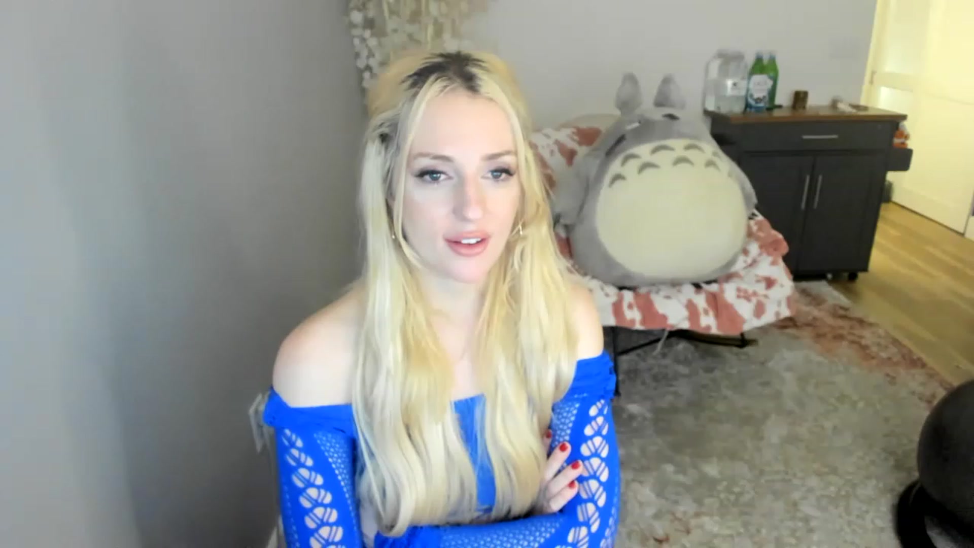 Gallery image thumbnail from BuyMeShoes's myfreecams stream on, 01/16/2023, 09:21 image 8 of 20