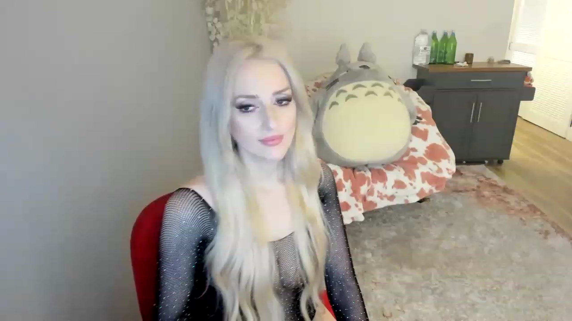 Gallery image thumbnail from BuyMeShoes's myfreecams stream on, 01/22/2023, 06:48 image 6 of 20