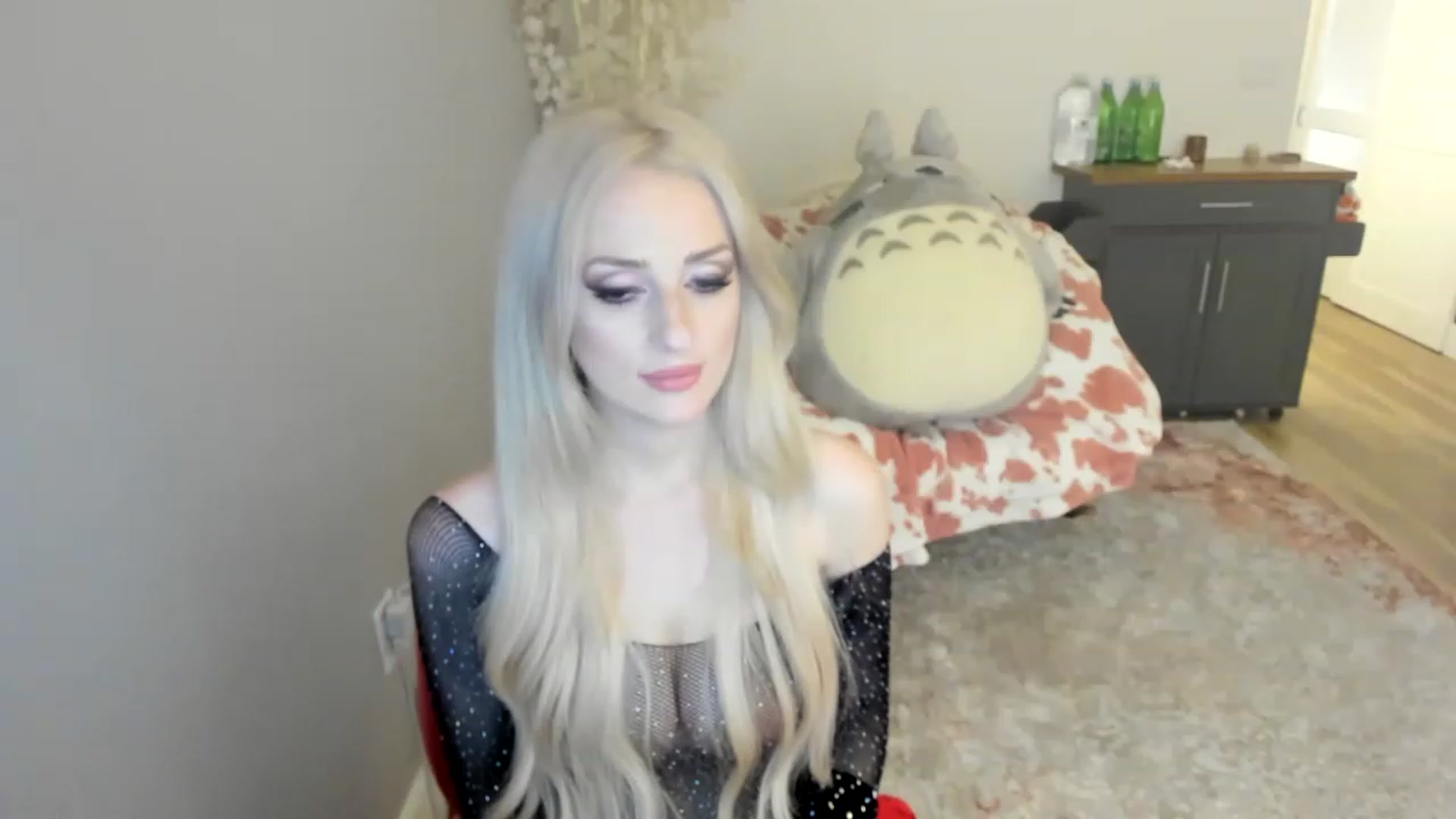 Gallery image thumbnail from BuyMeShoes's myfreecams stream on, 01/22/2023, 06:48 image 8 of 20