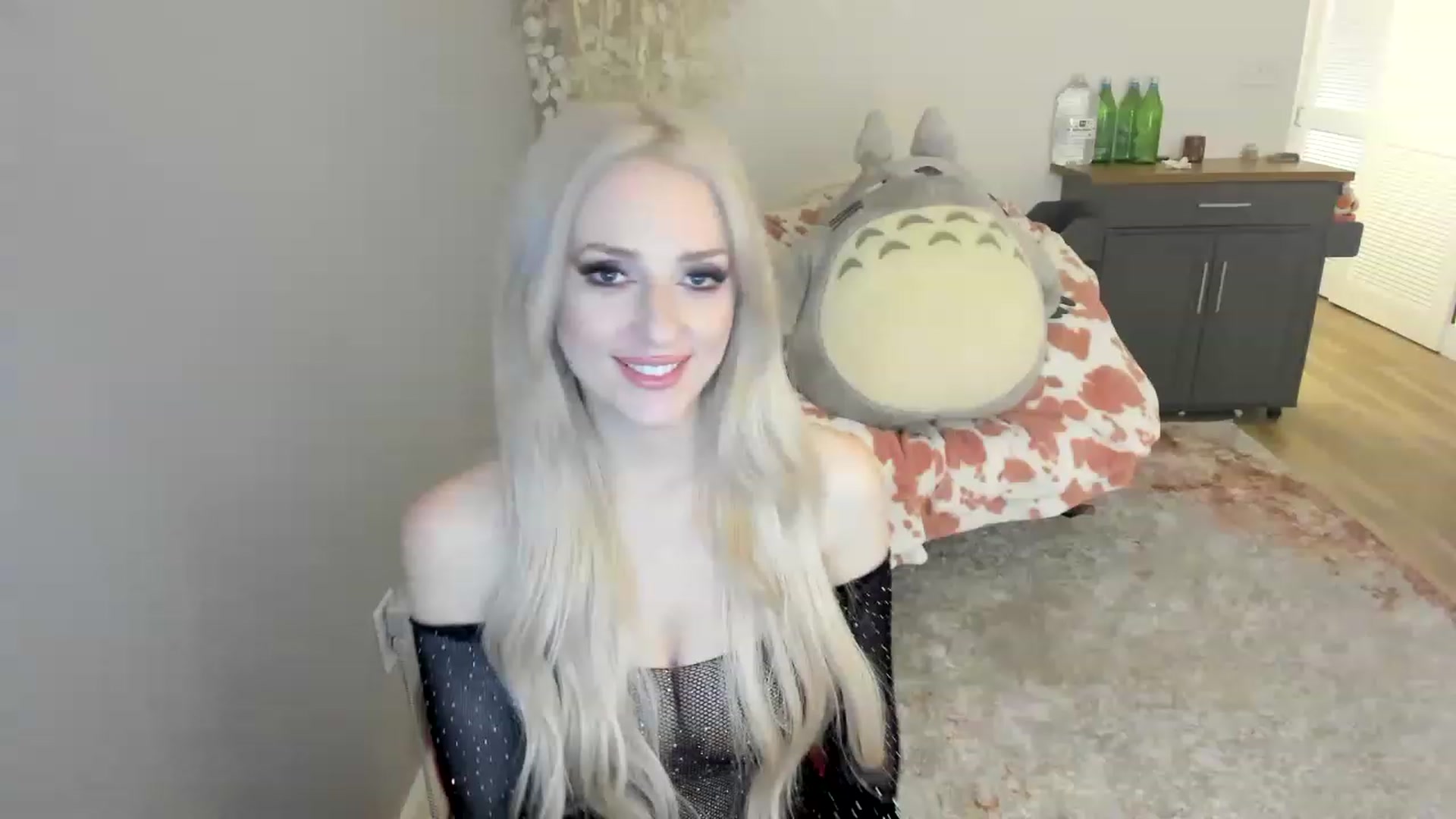 Gallery image thumbnail from BuyMeShoes's myfreecams stream on, 01/22/2023, 06:48 image 19 of 20