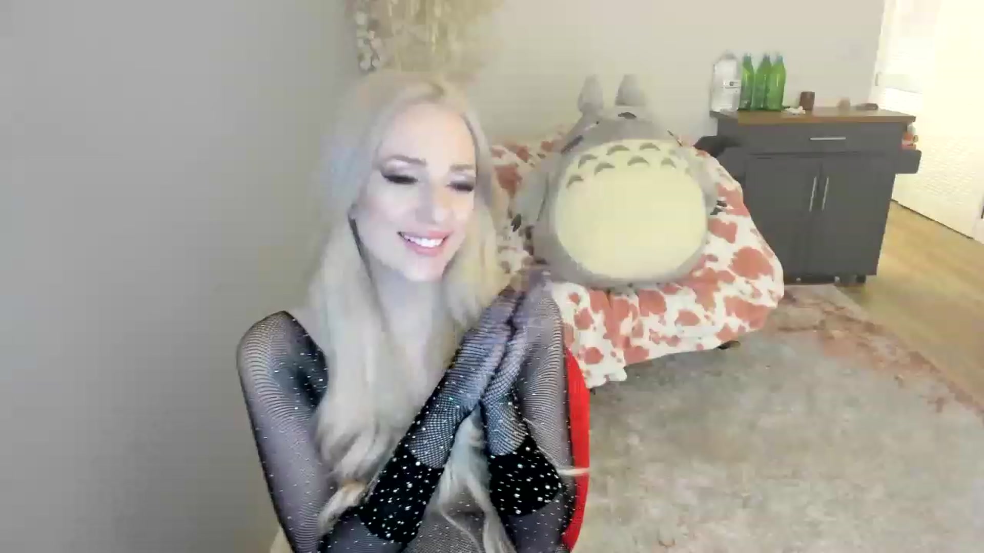 Gallery image thumbnail from BuyMeShoes's myfreecams stream on, 01/22/2023, 06:48 image 15 of 20