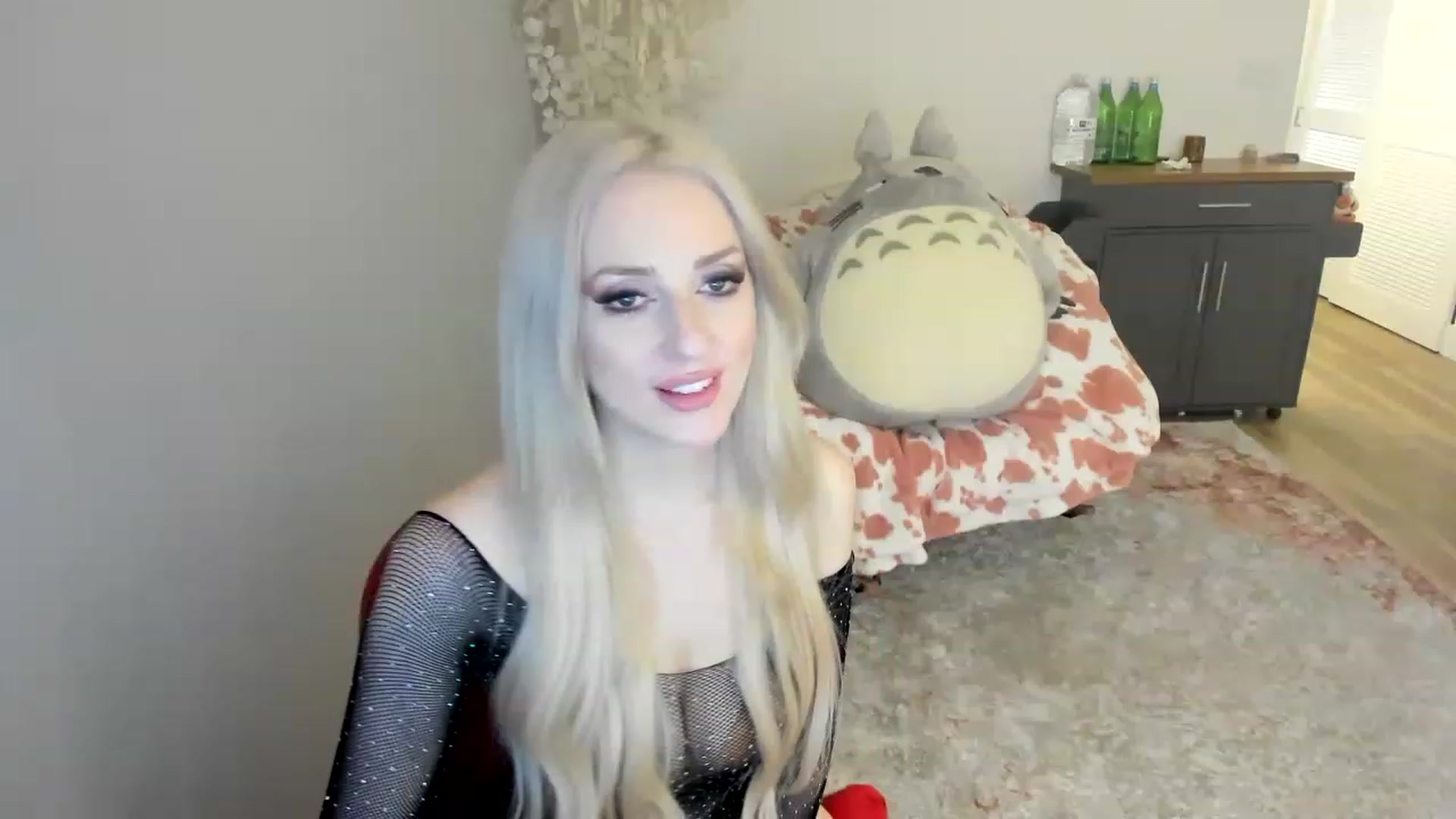 Gallery image thumbnail from BuyMeShoes's myfreecams stream on, 01/22/2023, 06:48 image 18 of 20