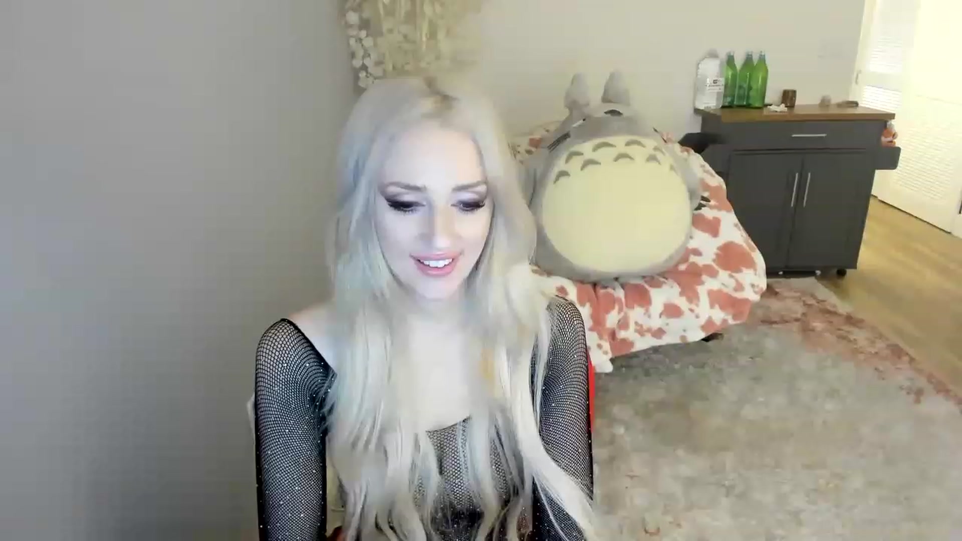 Gallery image thumbnail from BuyMeShoes's myfreecams stream on, 01/22/2023, 08:52 image 11 of 20