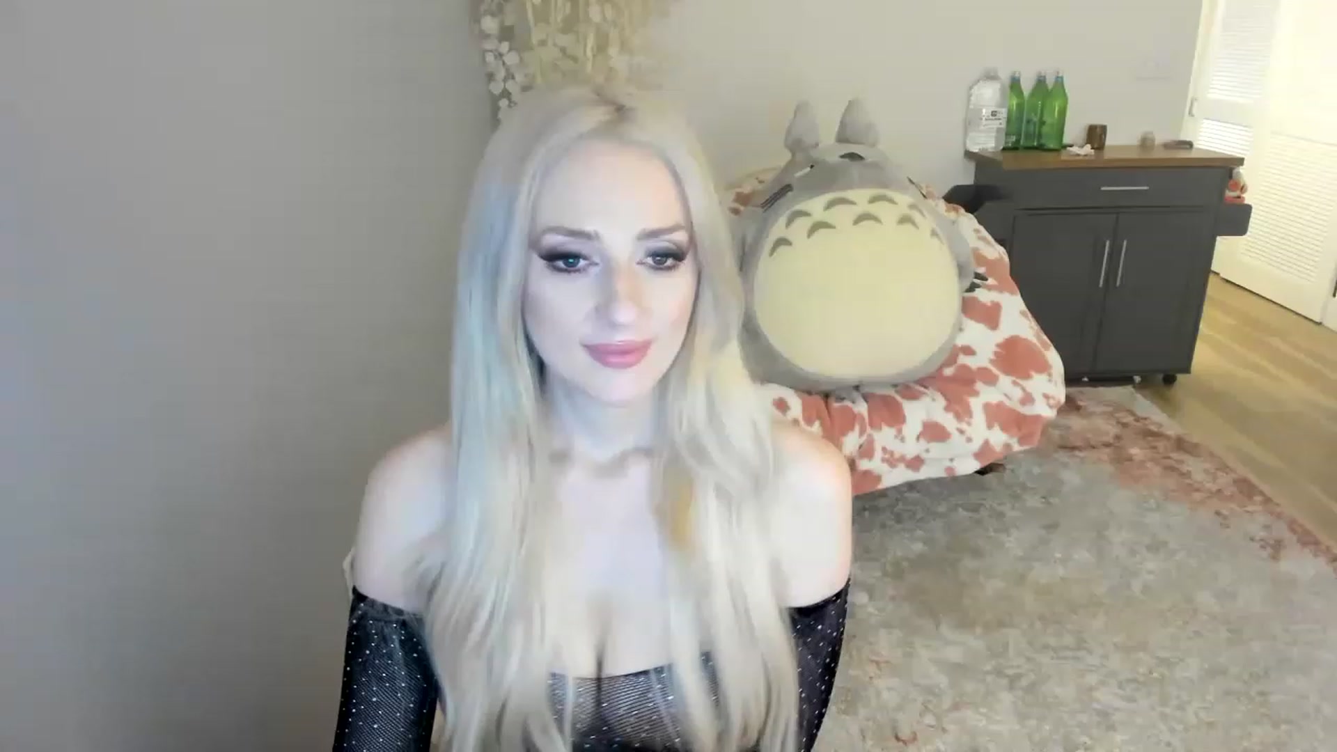Gallery image thumbnail from BuyMeShoes's myfreecams stream on, 01/22/2023, 08:52 image 1 of 20