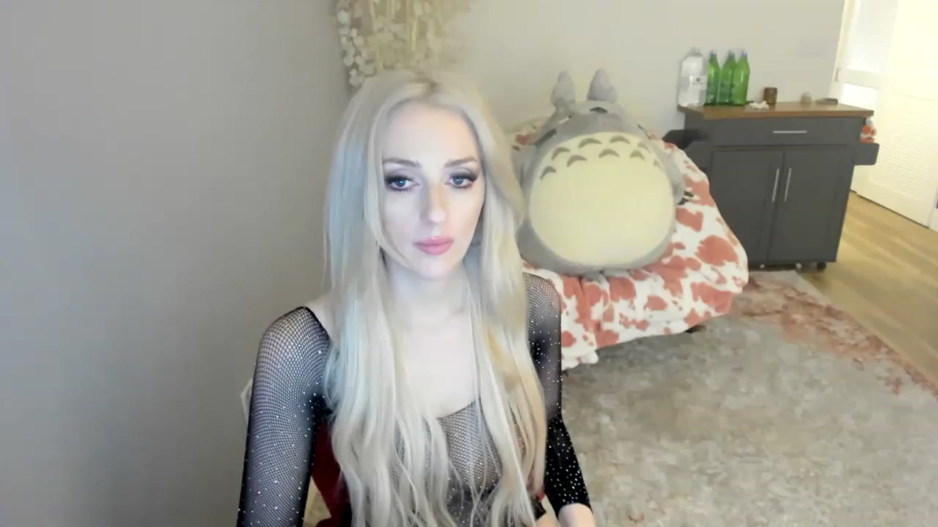 Gallery image thumbnail from BuyMeShoes's myfreecams stream on, 01/22/2023, 08:52 image 13 of 20