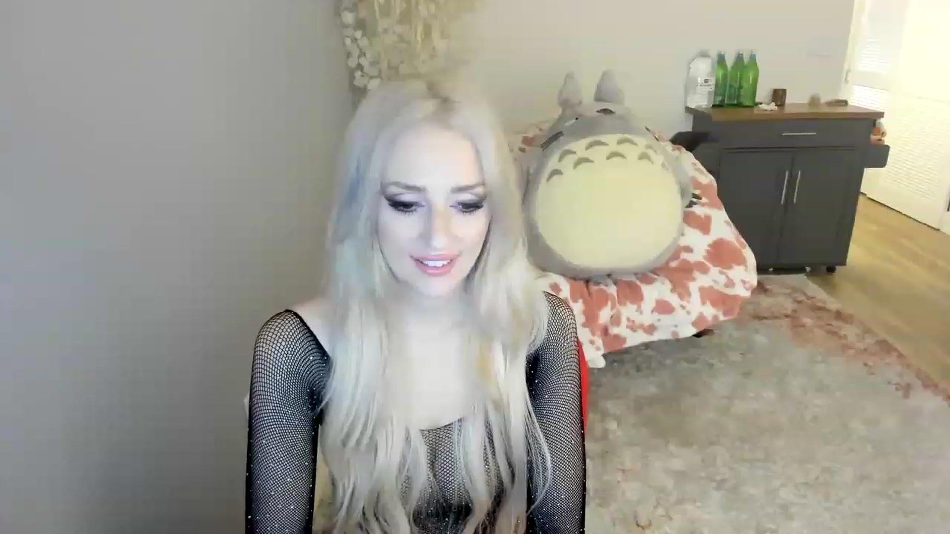 Gallery image thumbnail from BuyMeShoes's myfreecams stream on, 01/22/2023, 08:52 image 10 of 20