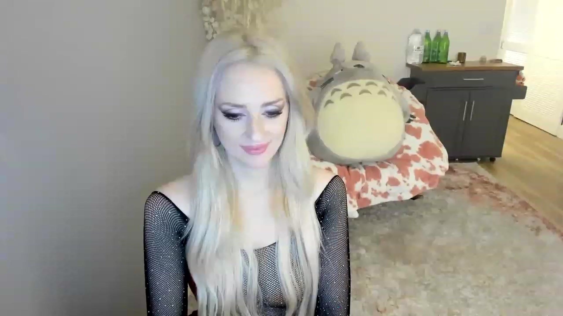 Gallery image thumbnail from BuyMeShoes's myfreecams stream on, 01/22/2023, 08:52 image 14 of 20