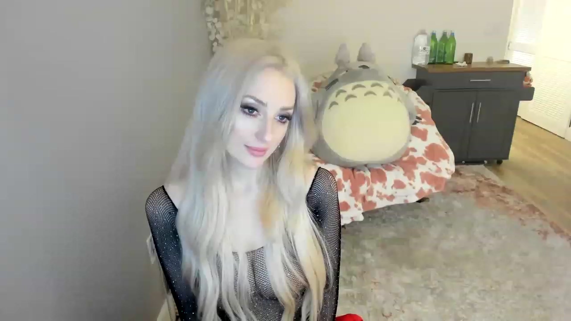 Gallery image thumbnail from BuyMeShoes's myfreecams stream on, 01/22/2023, 08:52 image 15 of 20