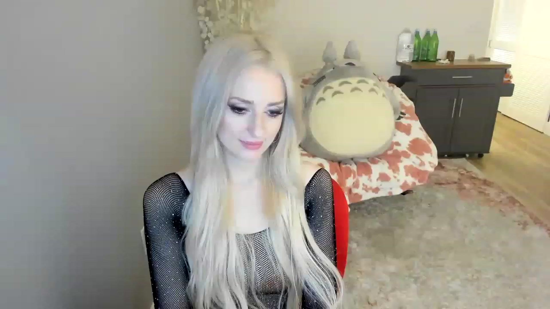Gallery image thumbnail from BuyMeShoes's myfreecams stream on, 01/22/2023, 11:39 image 10 of 20
