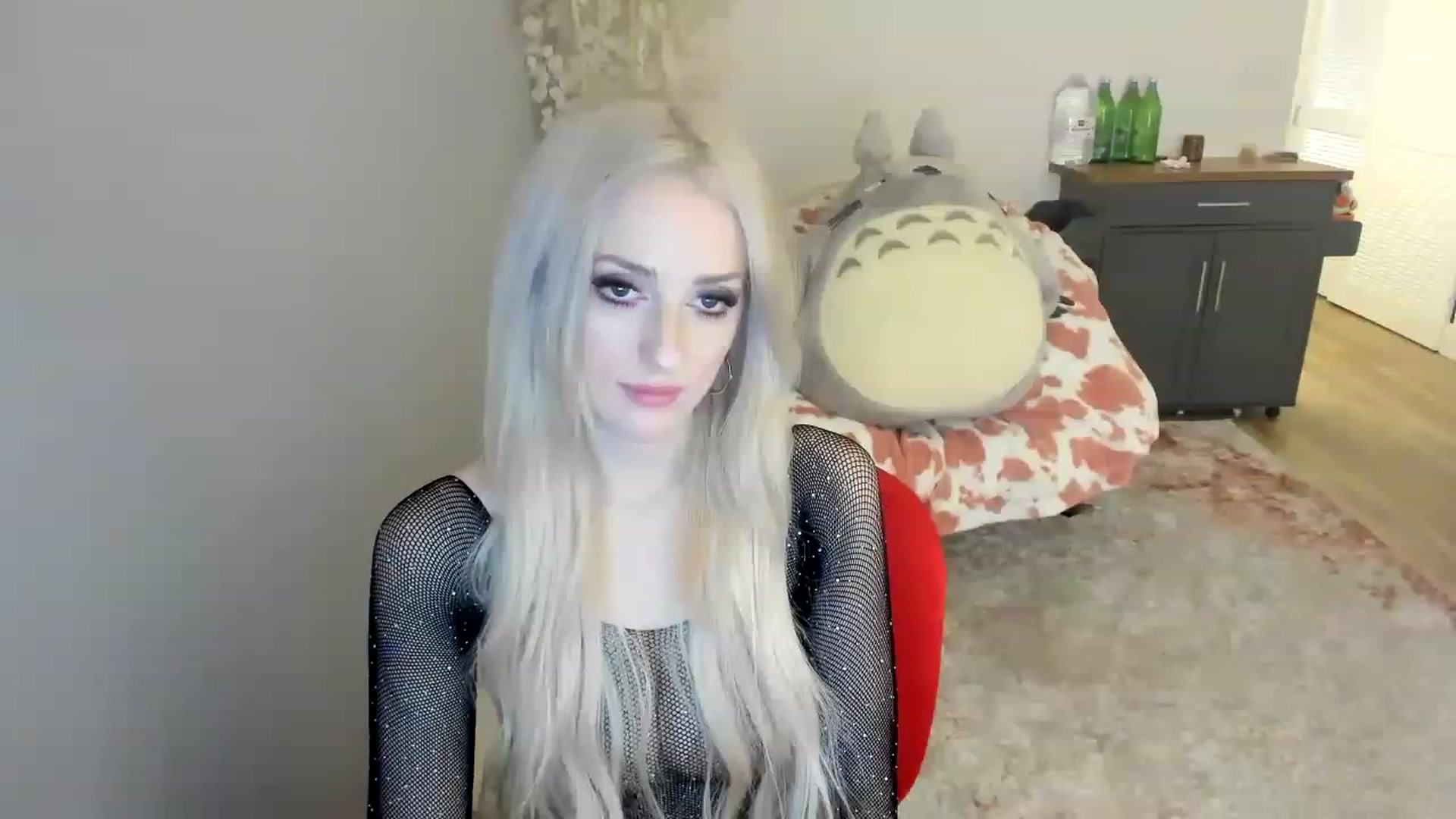 Gallery image thumbnail from BuyMeShoes's myfreecams stream on, 01/22/2023, 11:39 image 12 of 20