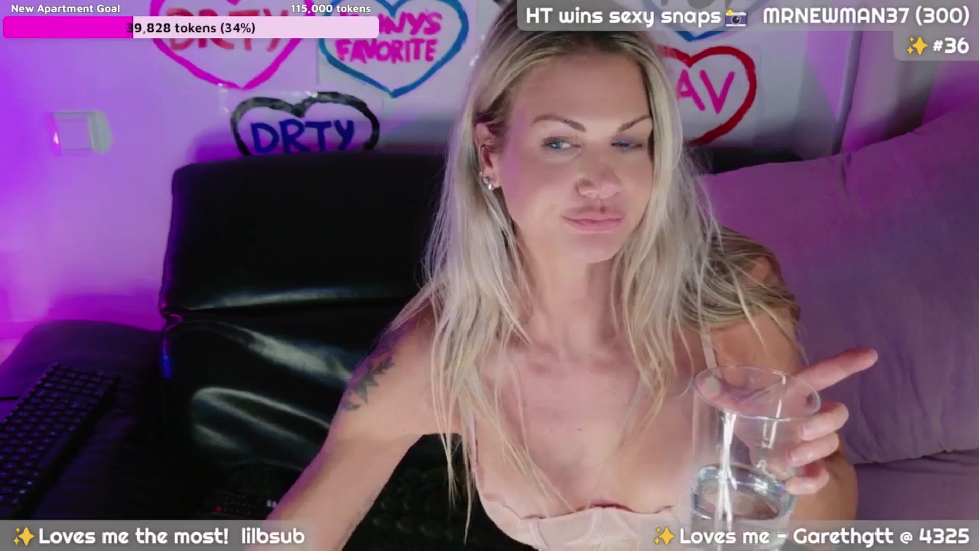 Gallery image thumbnail from C4Jenny's myfreecams stream on, 08/12/2025, 02:19 image 11 of 20